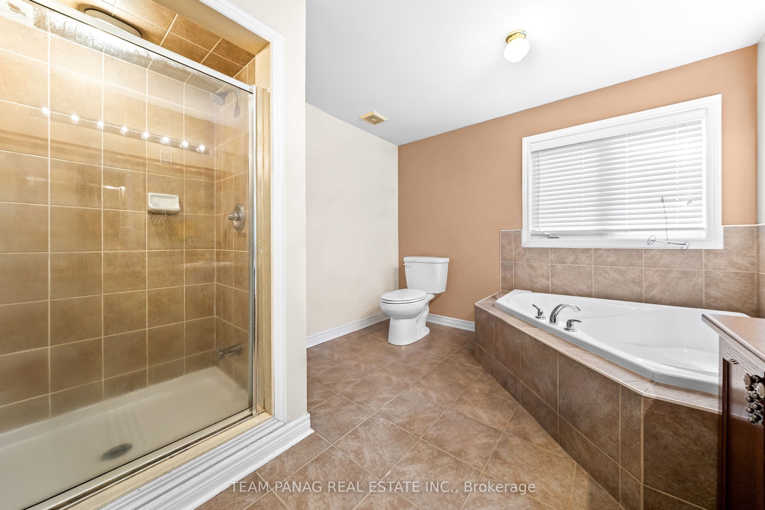 47 Sorbonne Drive Property Photo 28