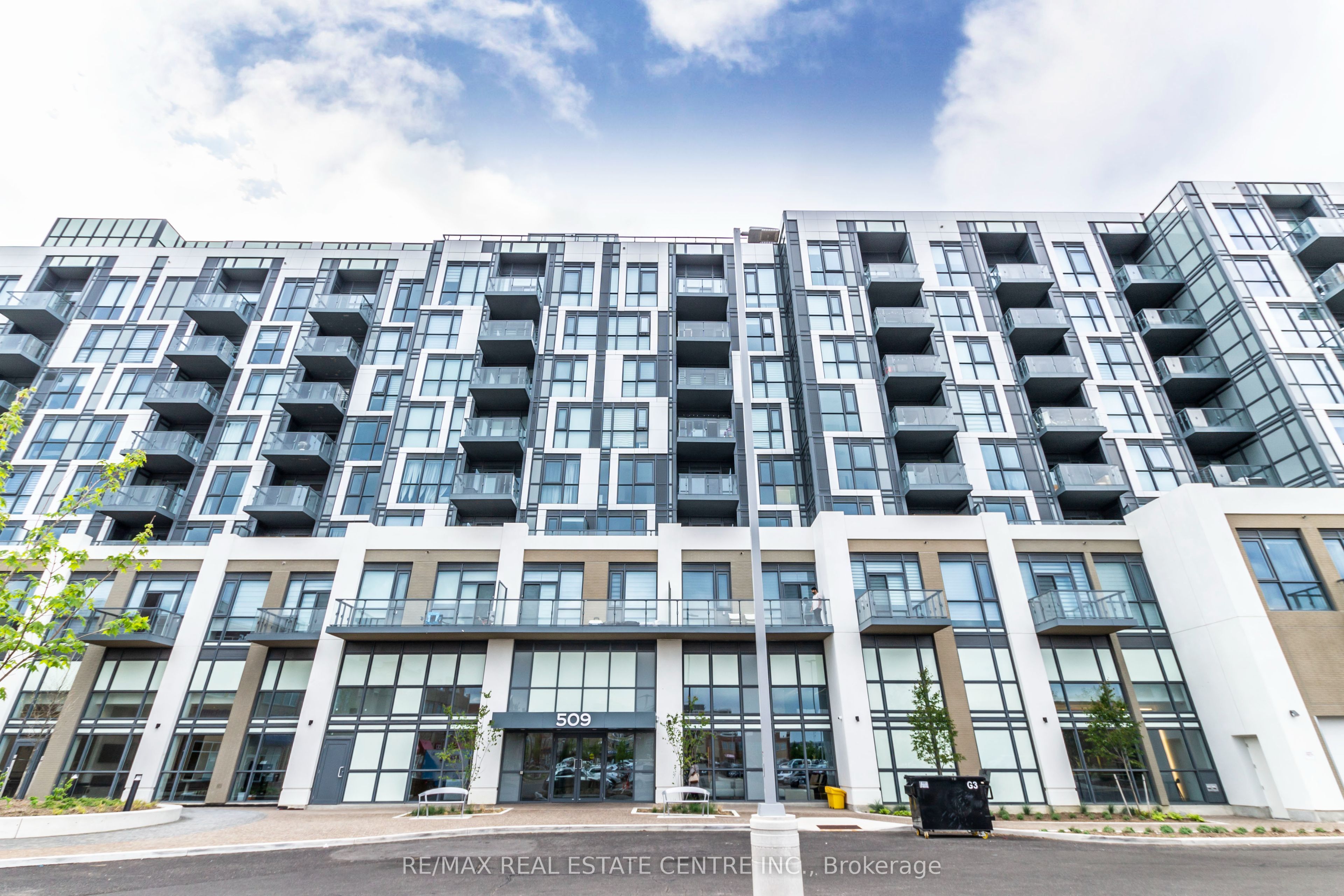 509 Dundas Street W 401 Property Photo 1