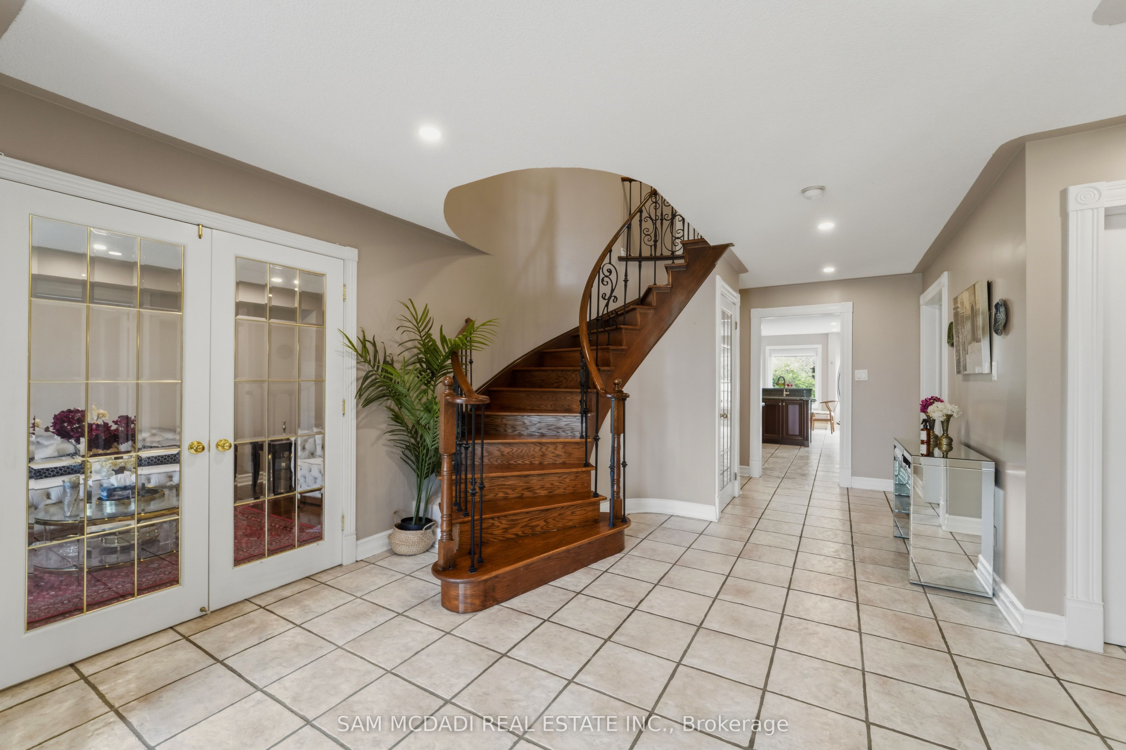 3605 Trelawny Circle Property Photo 4