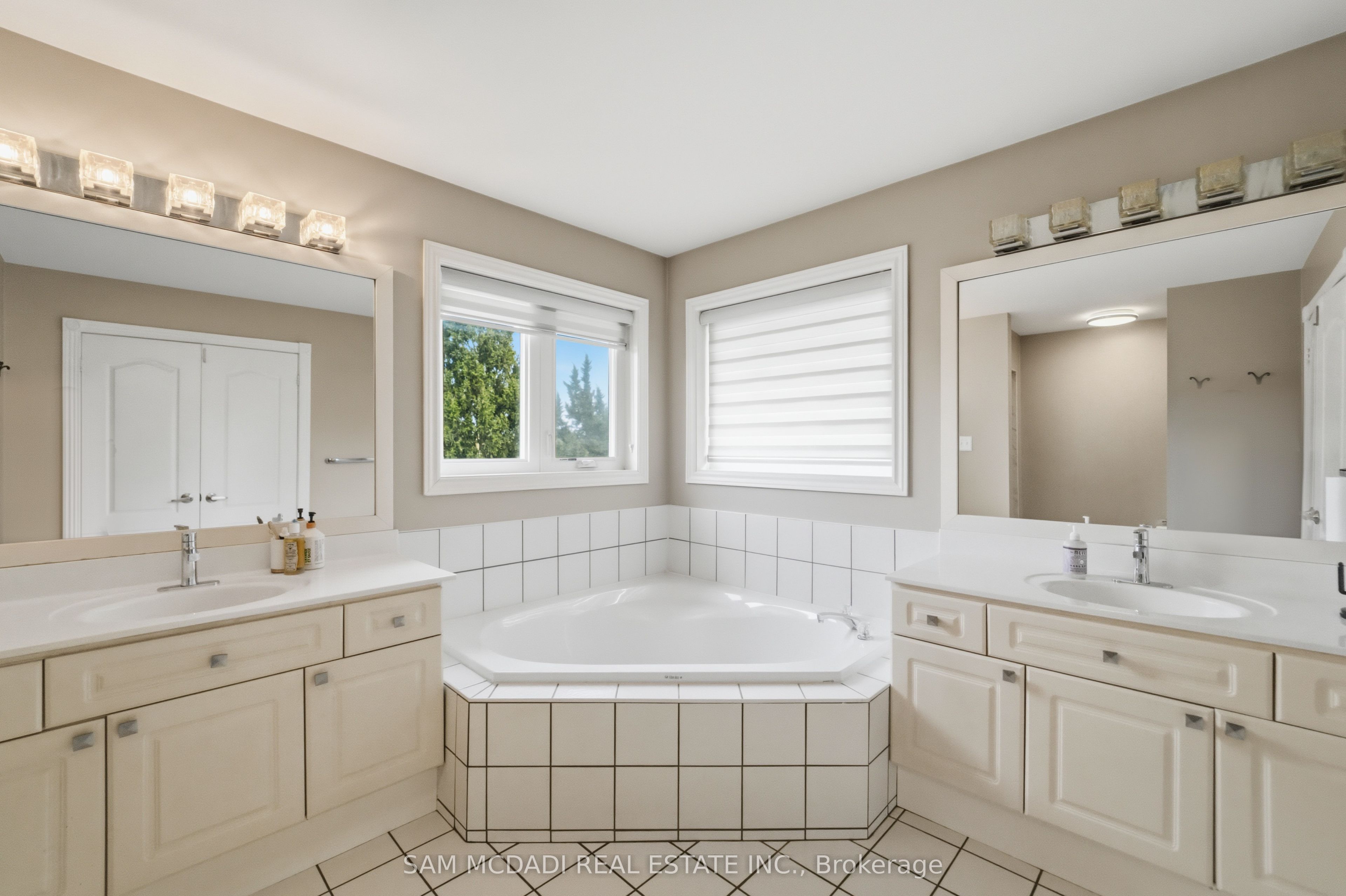 3605 Trelawny Circle Property Photo 18