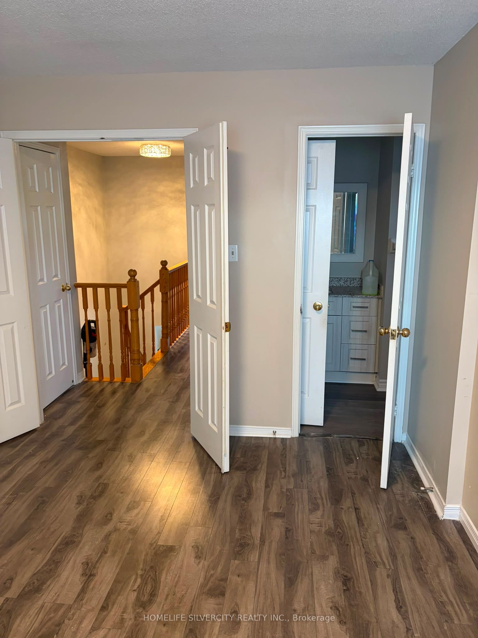 W13704036 Property Photo 16