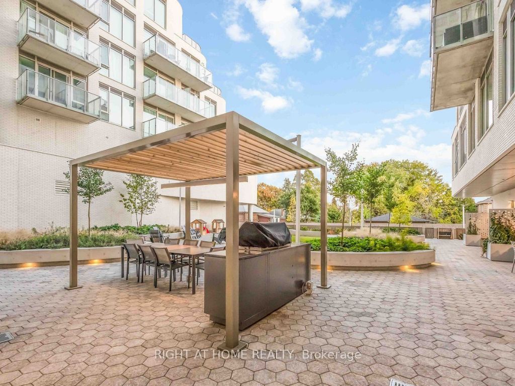 689 The Queensway 504 Property Photo 42