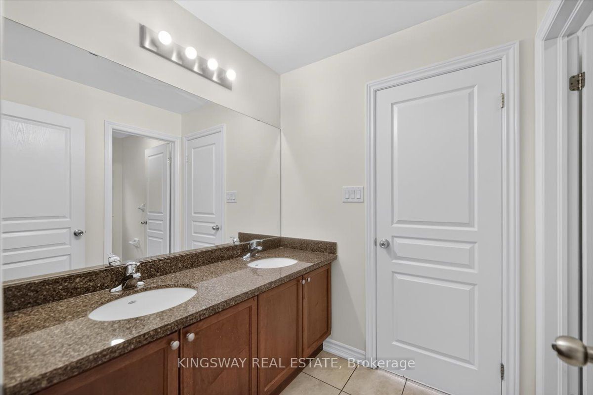 8 Monkton Circle Property Photo 28