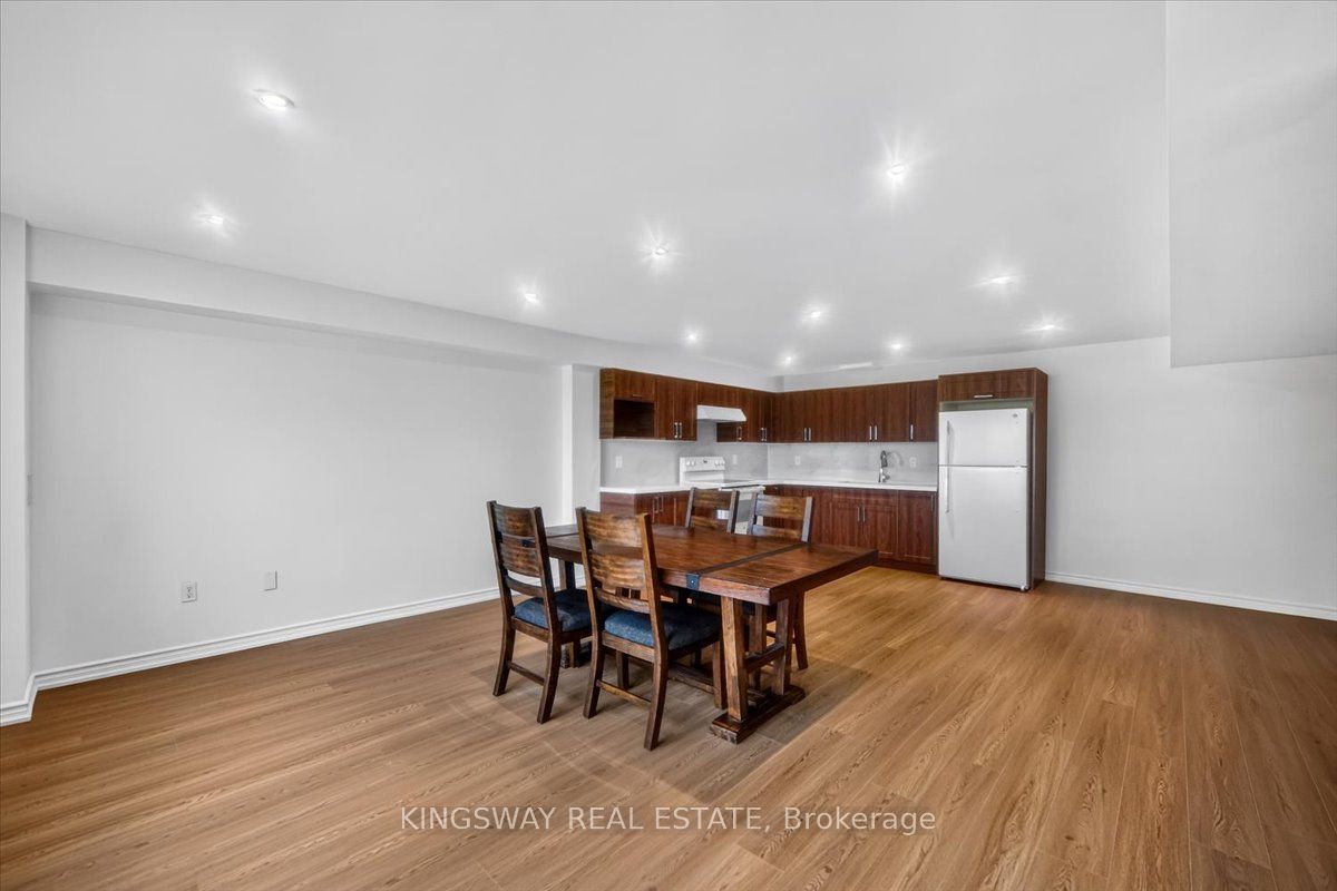 8 Monkton Circle Property Photo 35