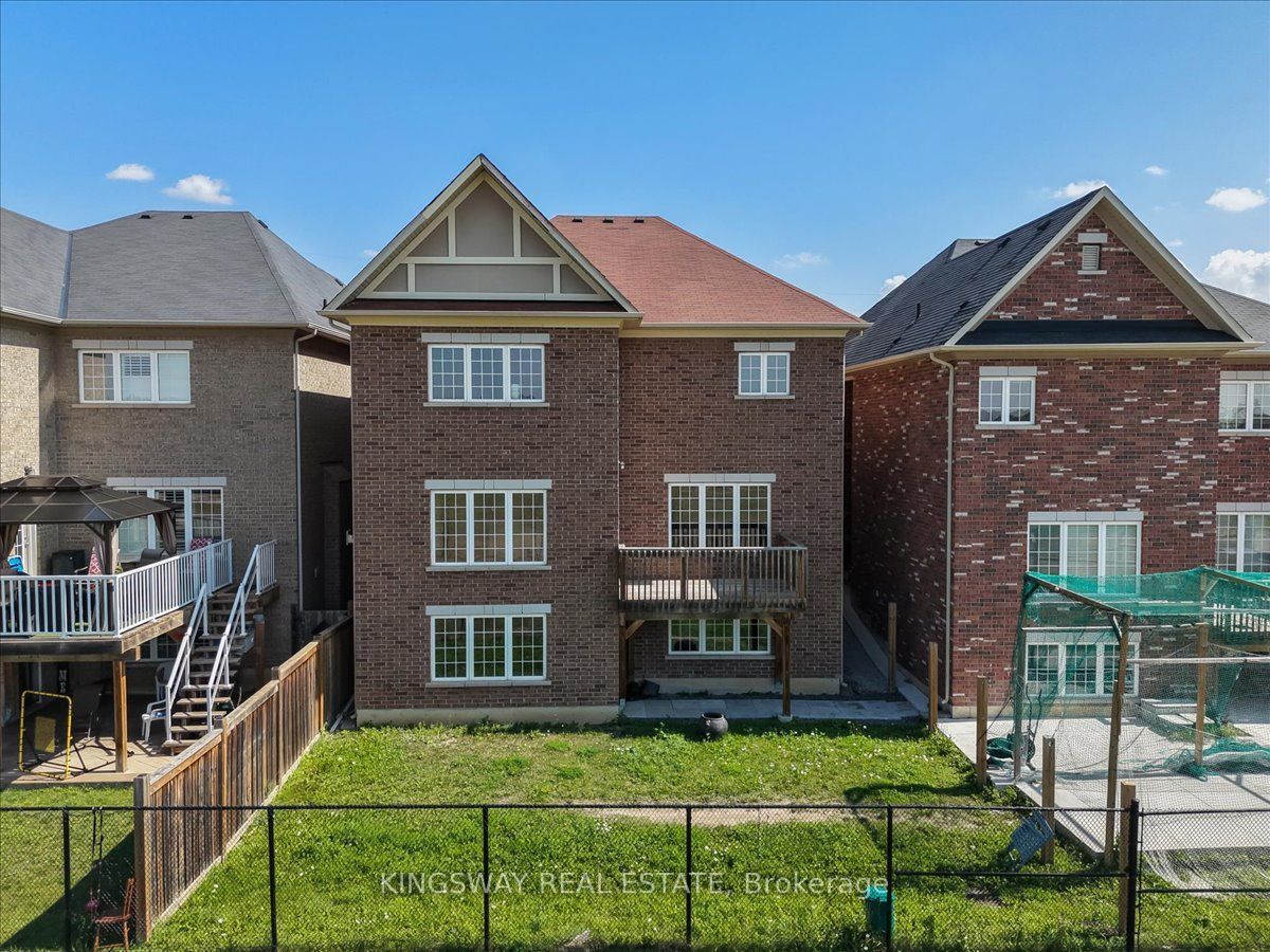 8 Monkton Circle Property Photo 41