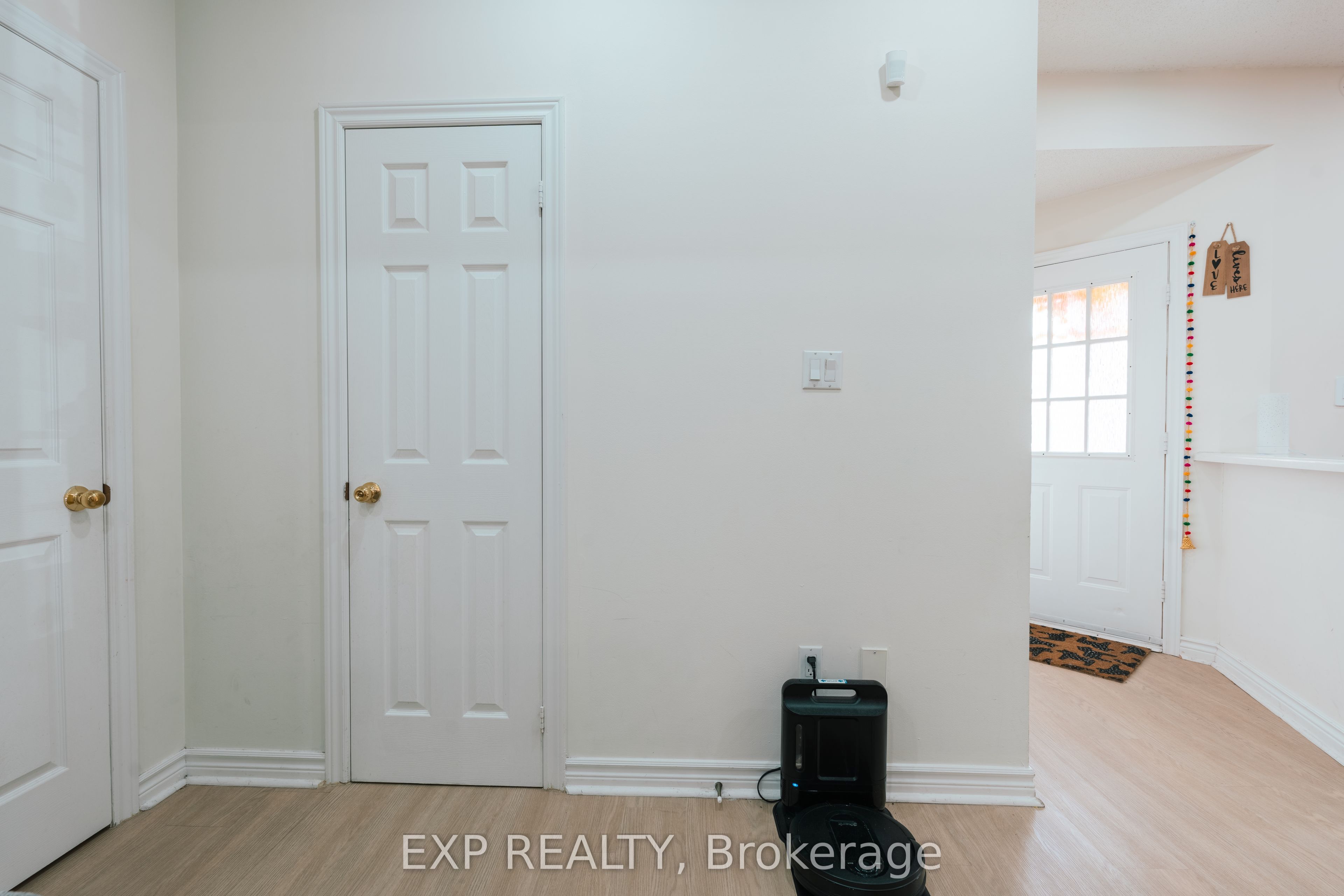 206 Drinkwater Road Upper Property Photo 10