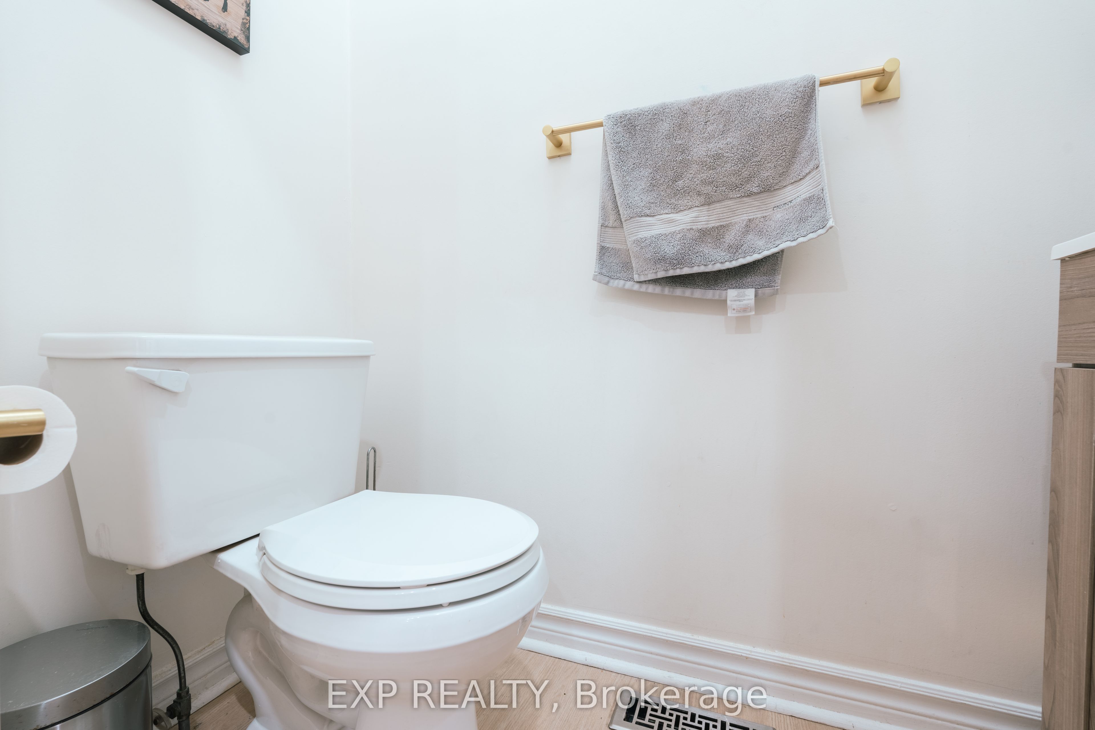 206 Drinkwater Road Upper Property Photo 14