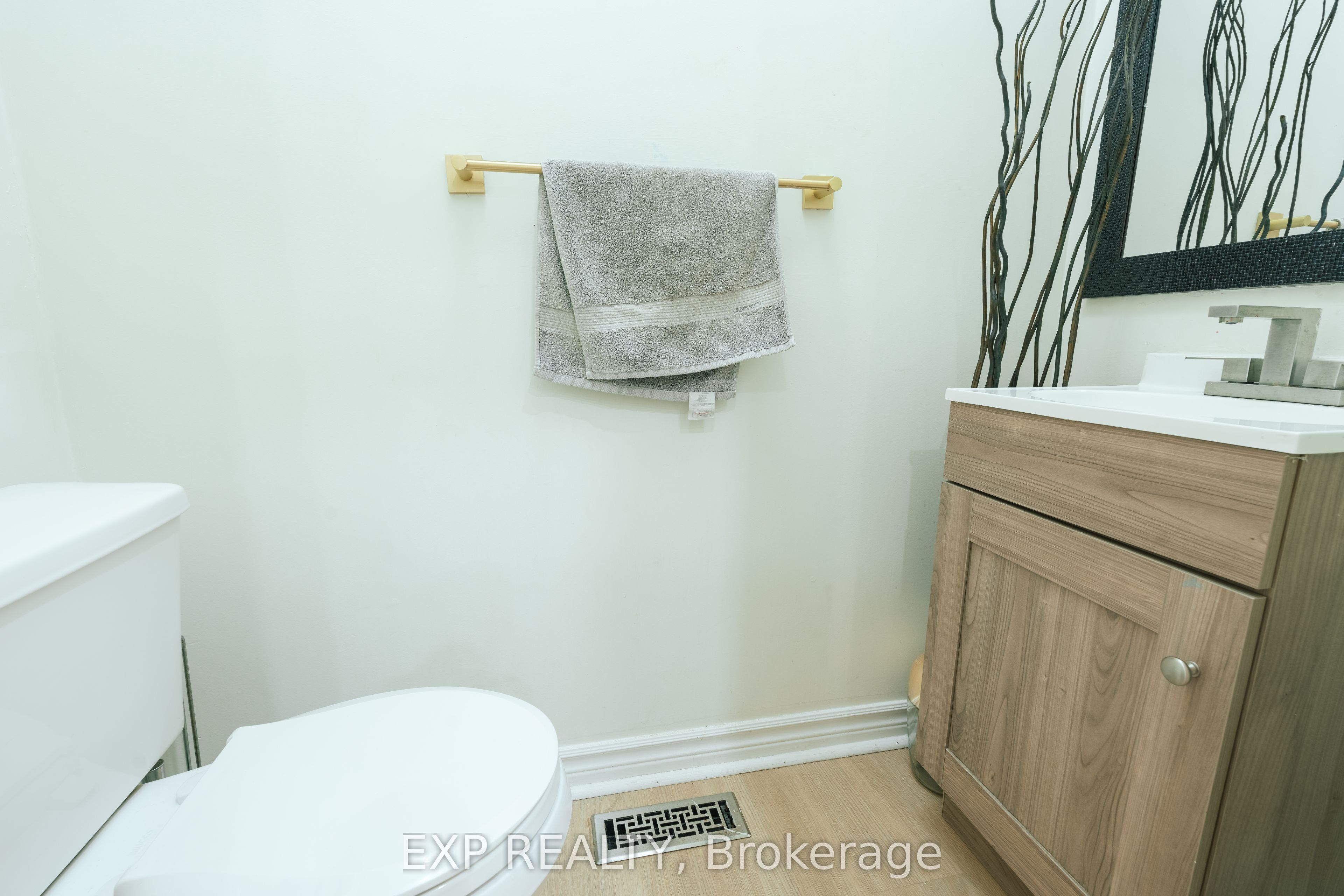 206 Drinkwater Road Upper Property Photo 15