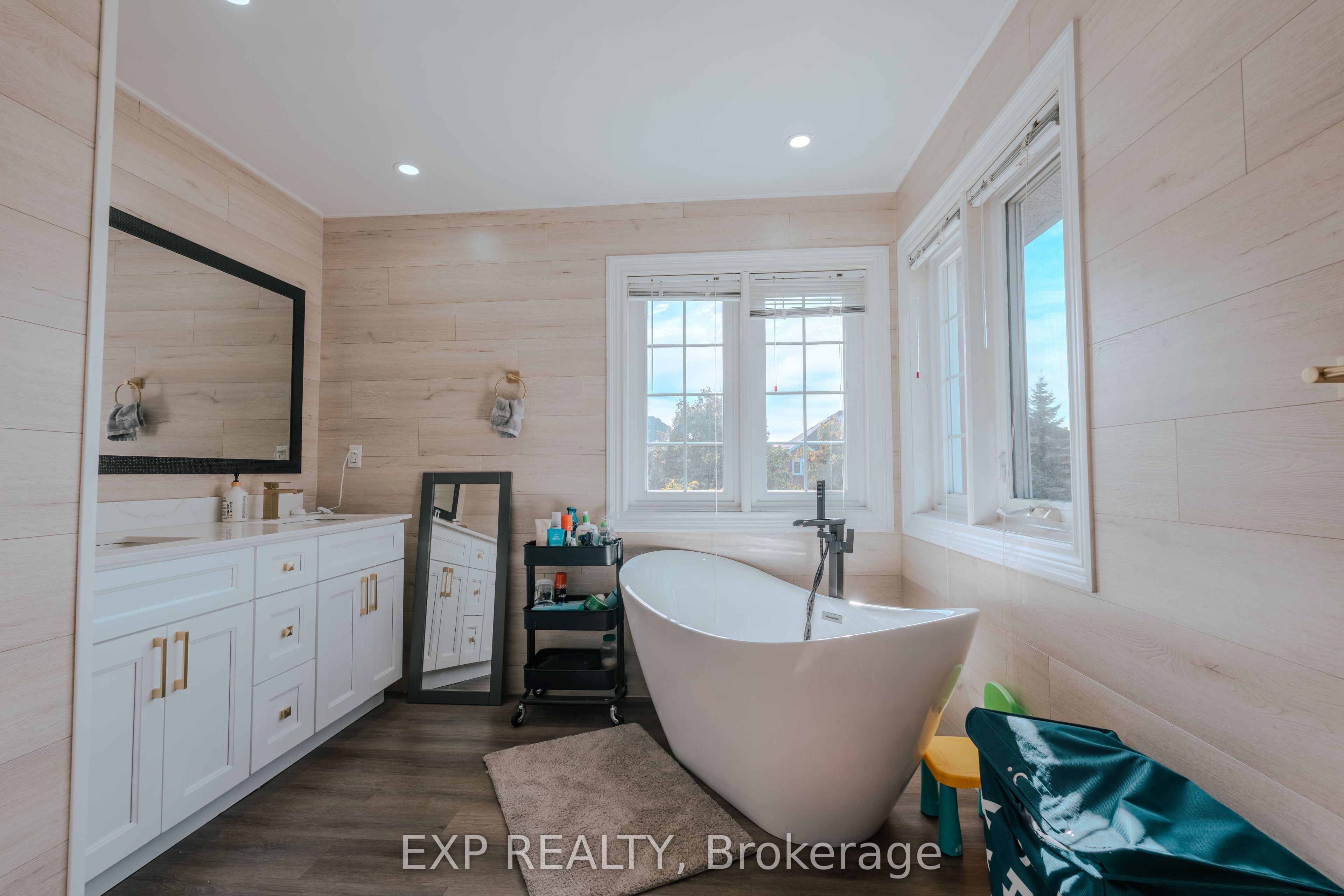 206 Drinkwater Road Upper Property Photo 27
