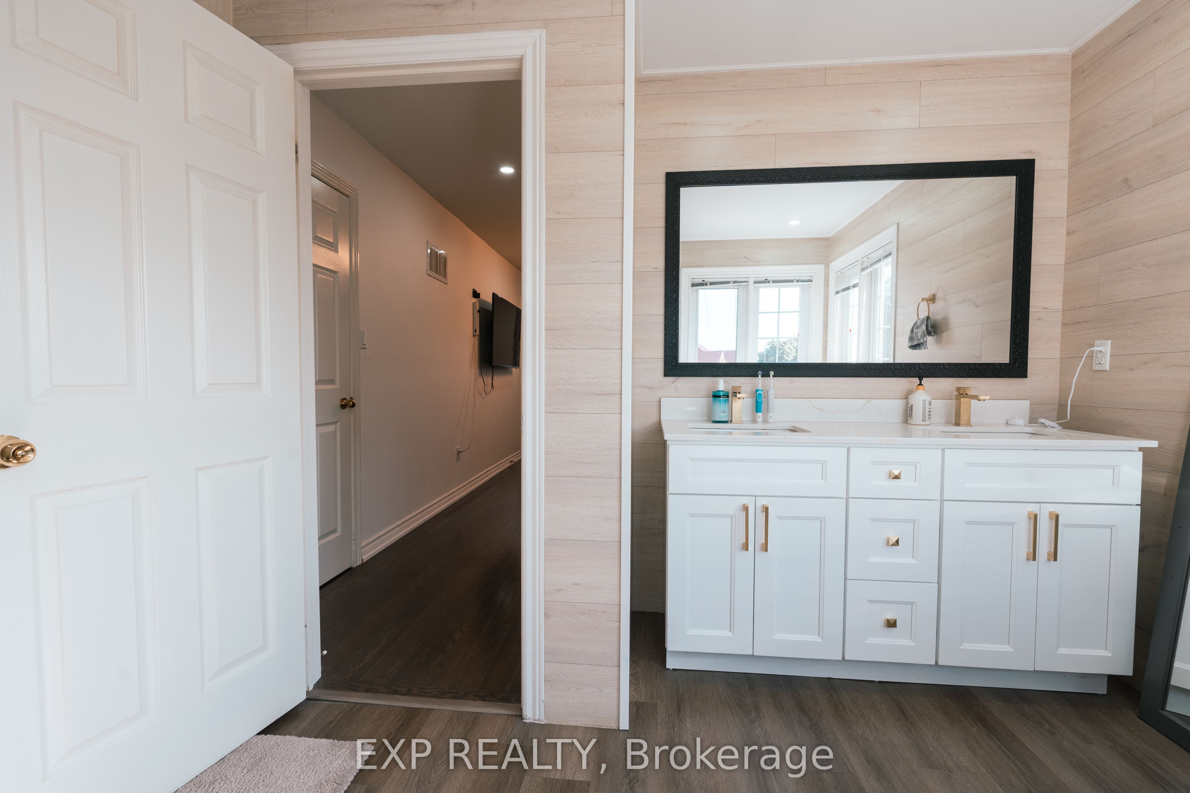 206 Drinkwater Road Upper Property Photo 29