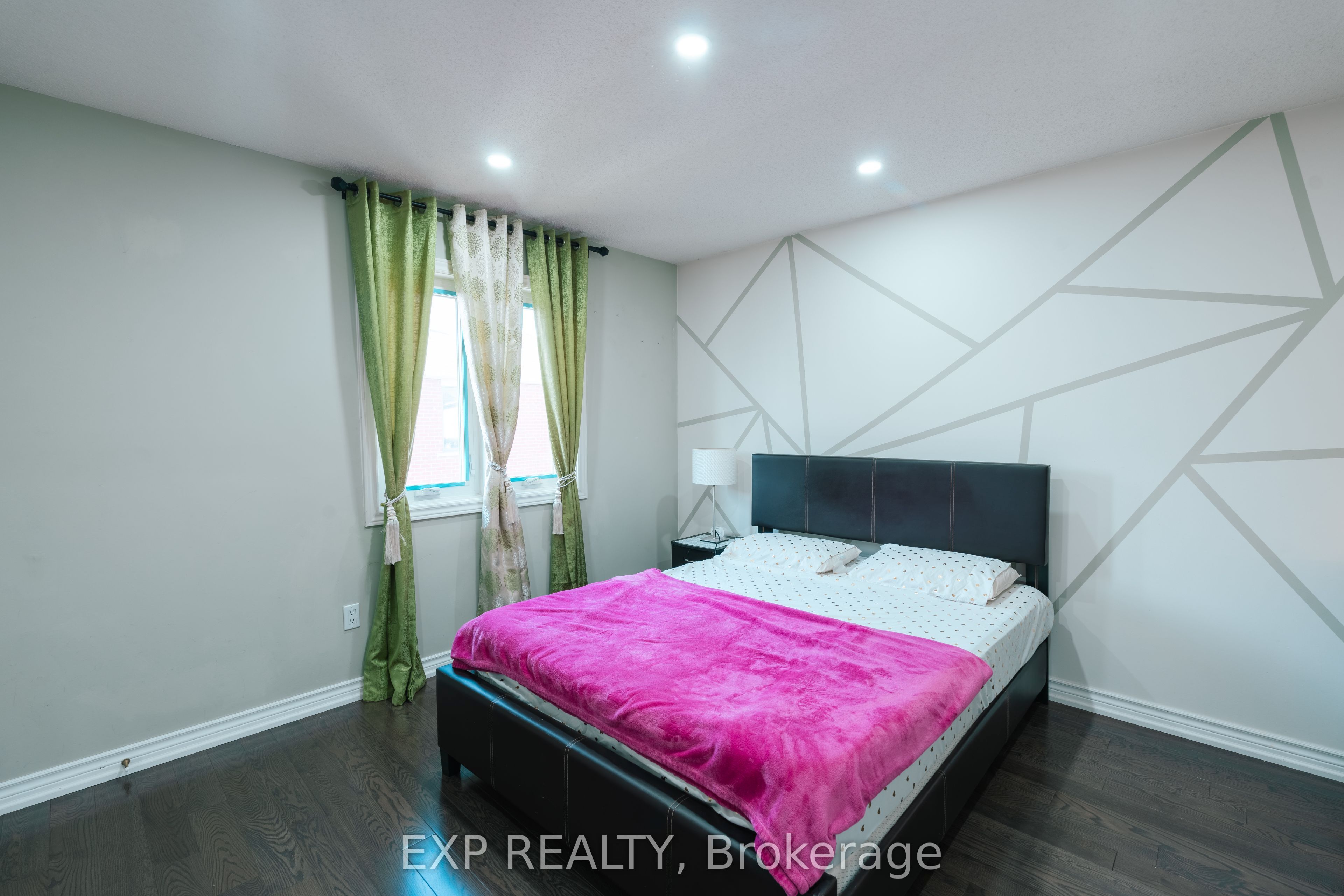 206 Drinkwater Road Upper Property Photo 32