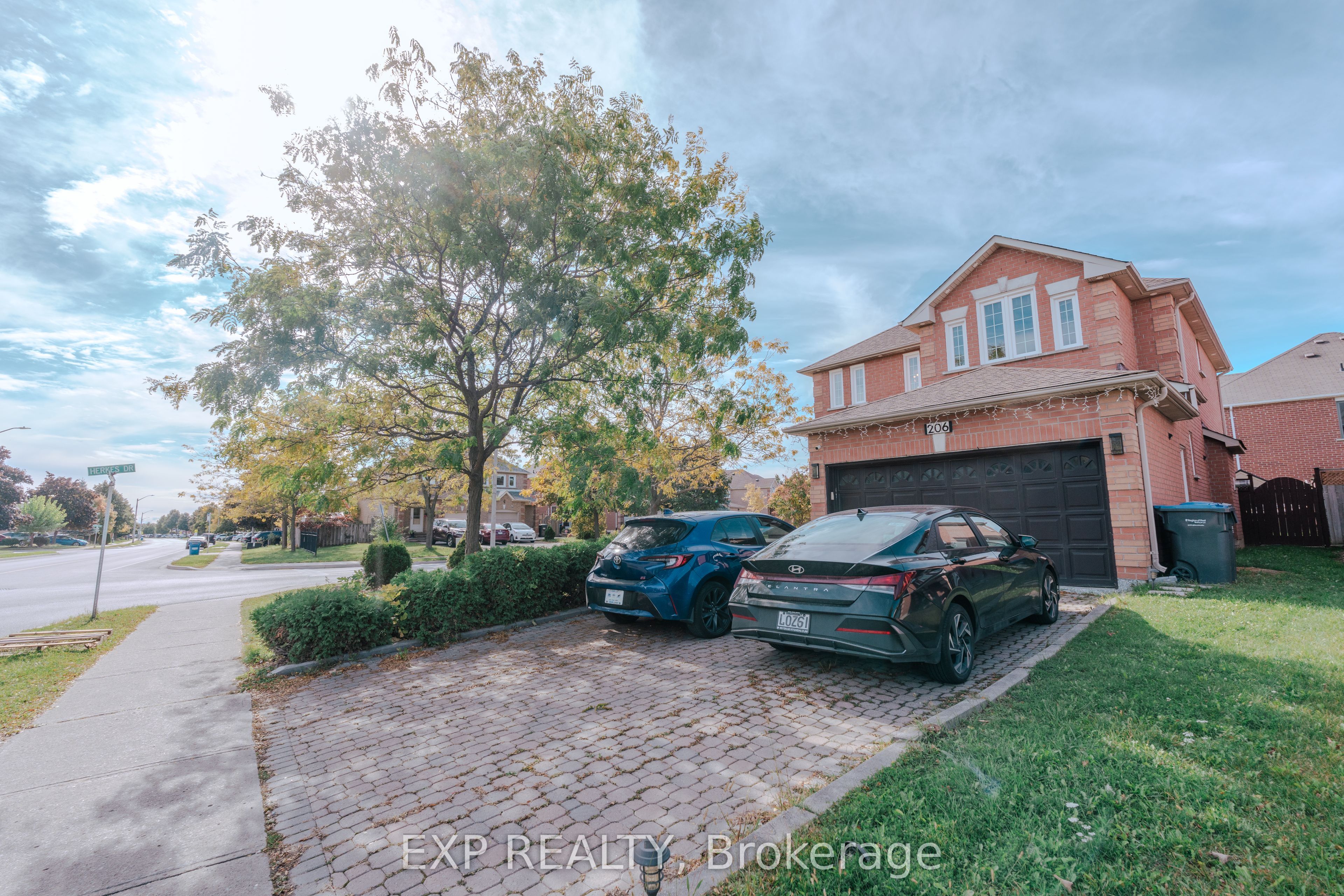 206 Drinkwater Road Upper Property Photo 44