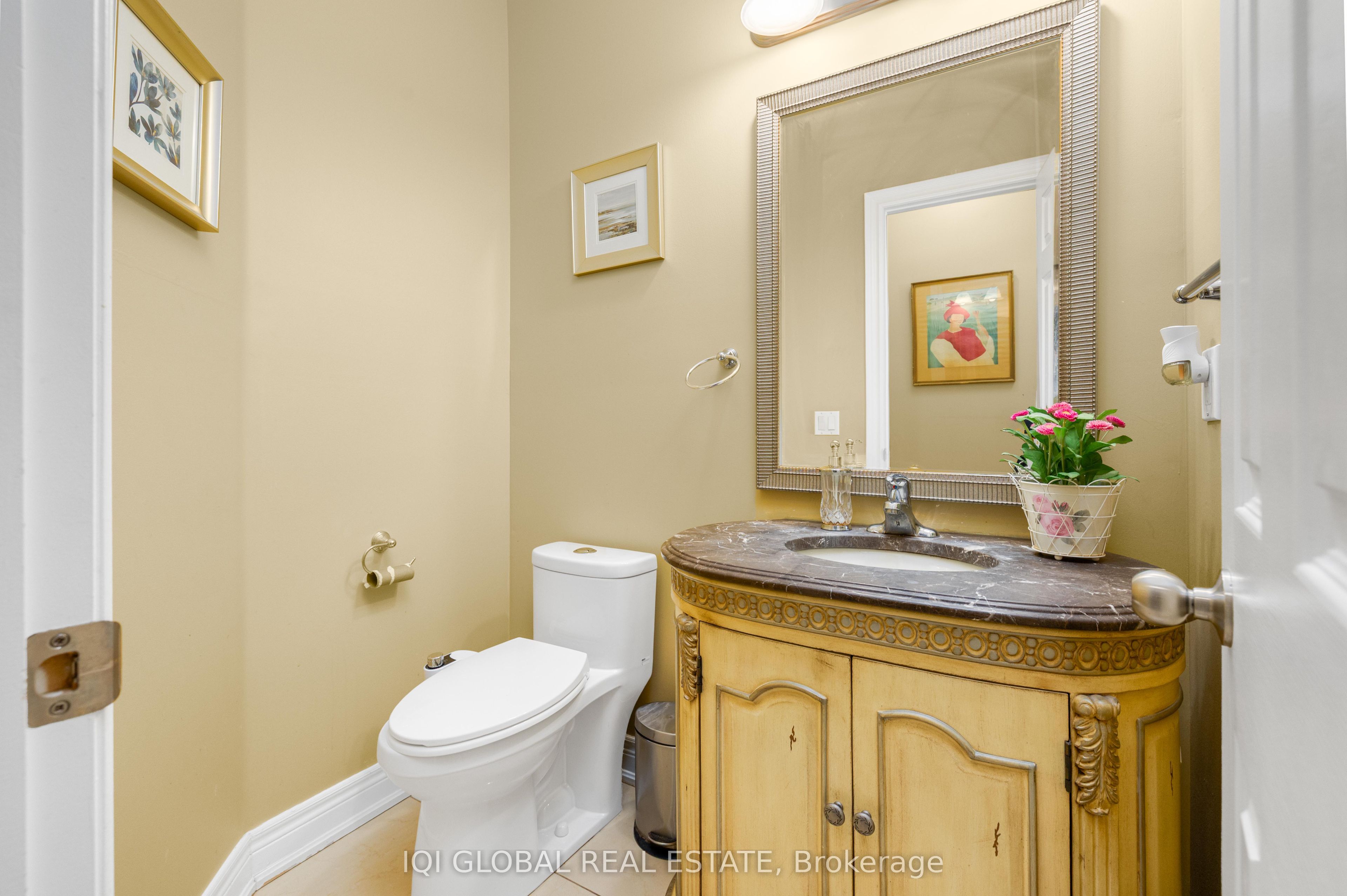 2395 Lyndhurst Drive Property Photo 21
