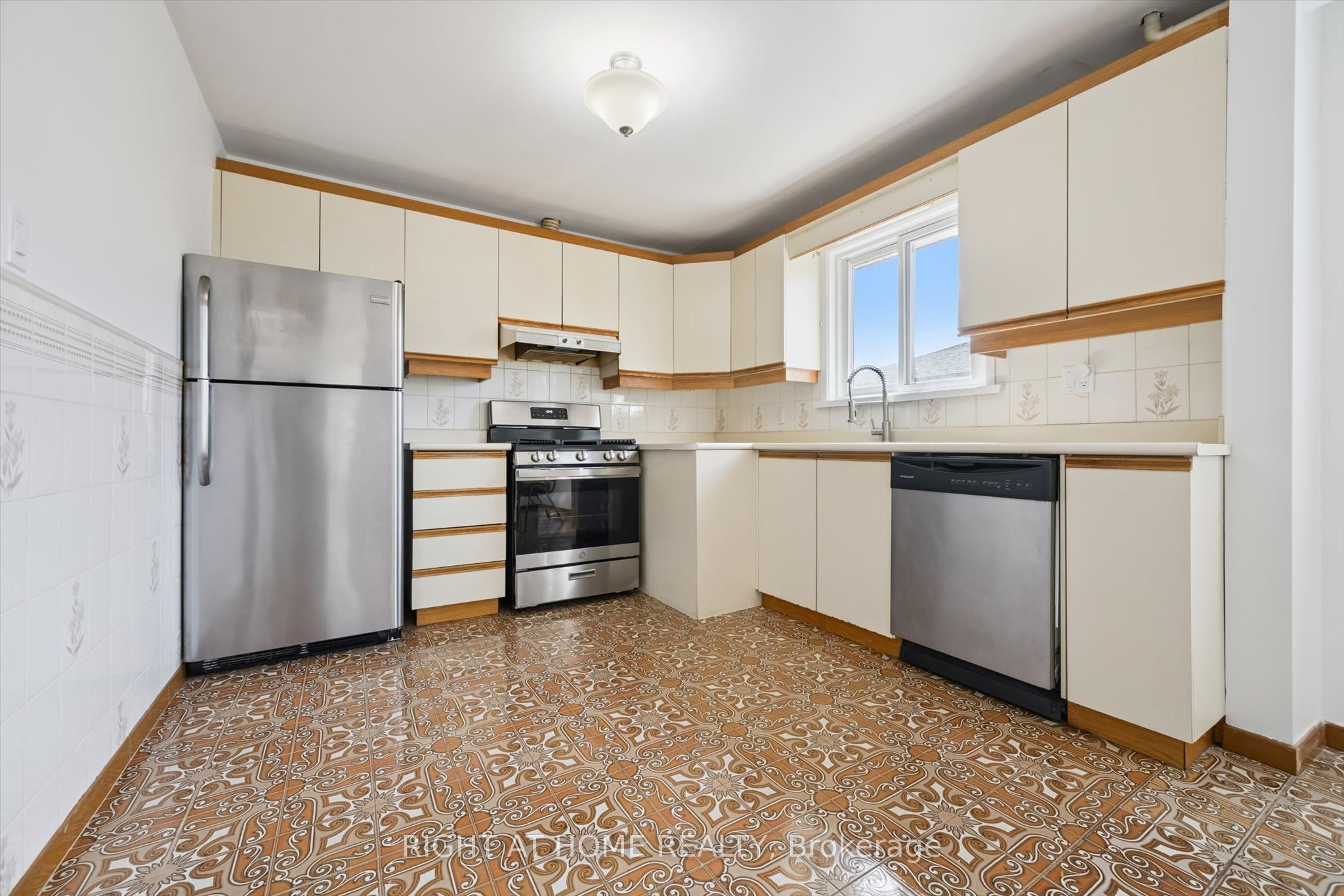27 Jocada Road Property Photo 7