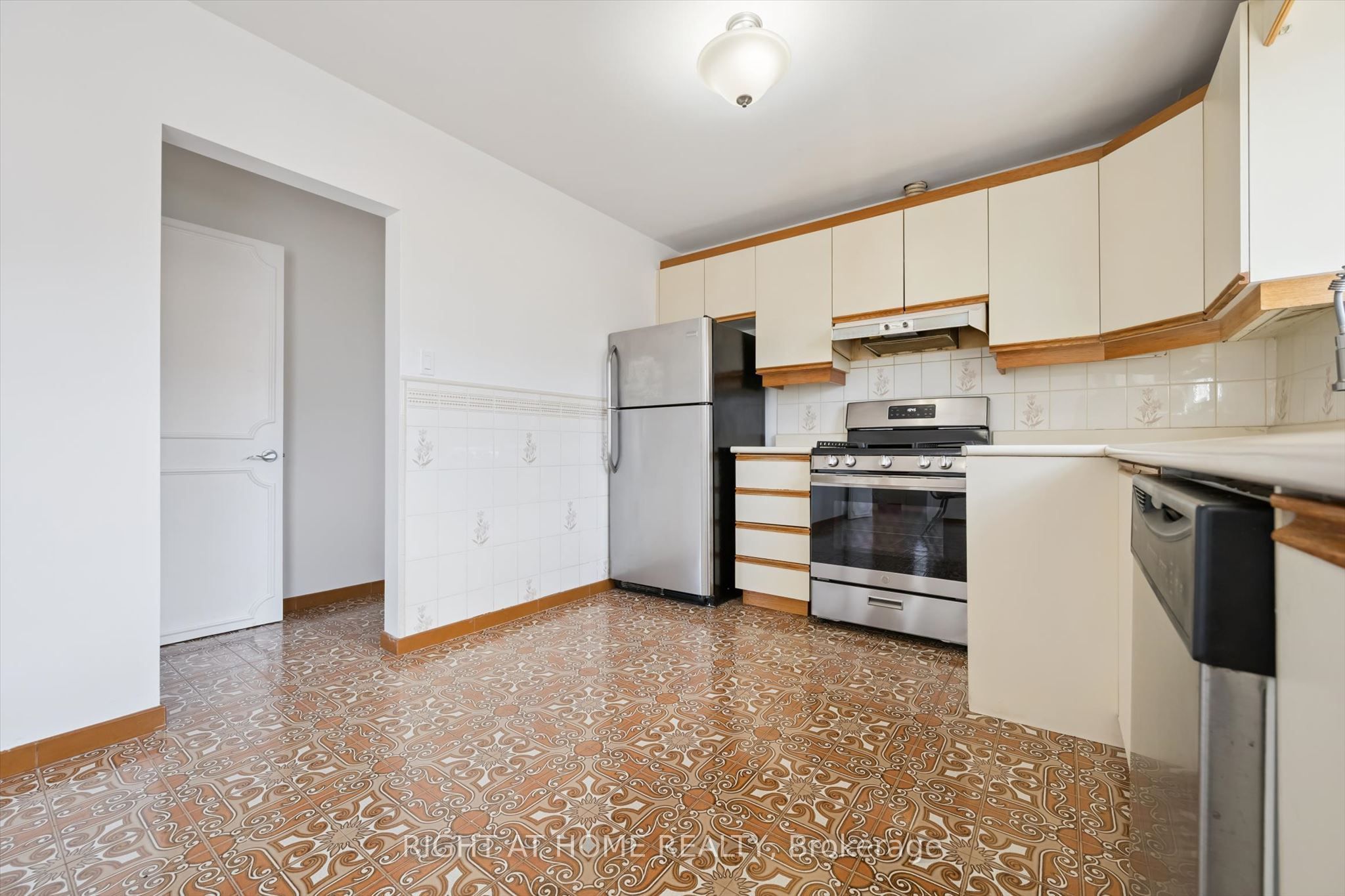 27 Jocada Road Property Photo 8