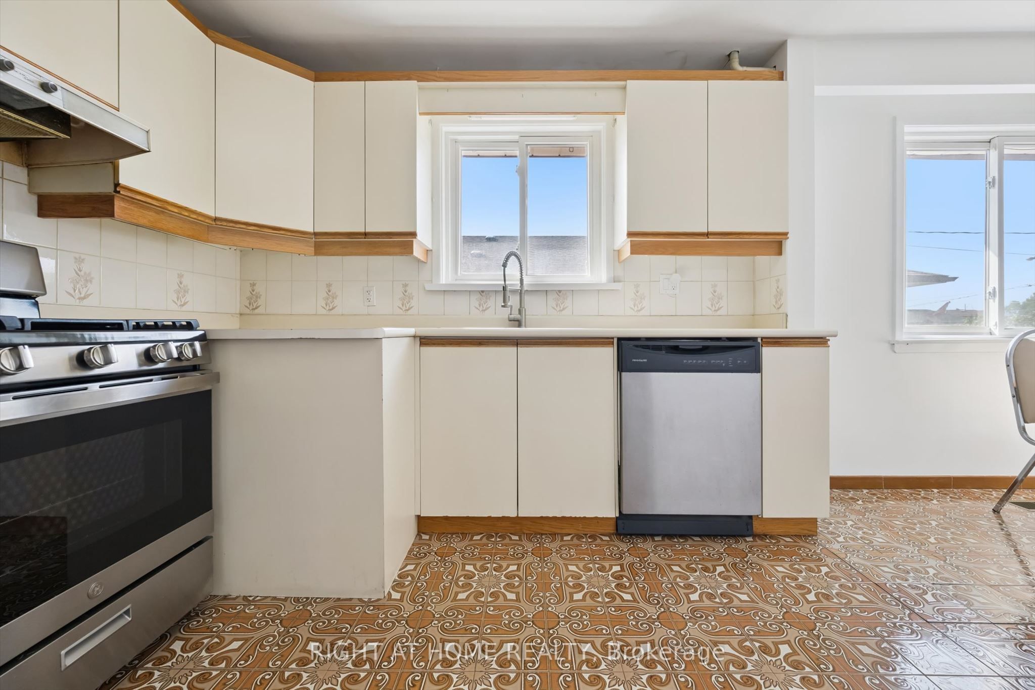 27 Jocada Road Property Photo 9