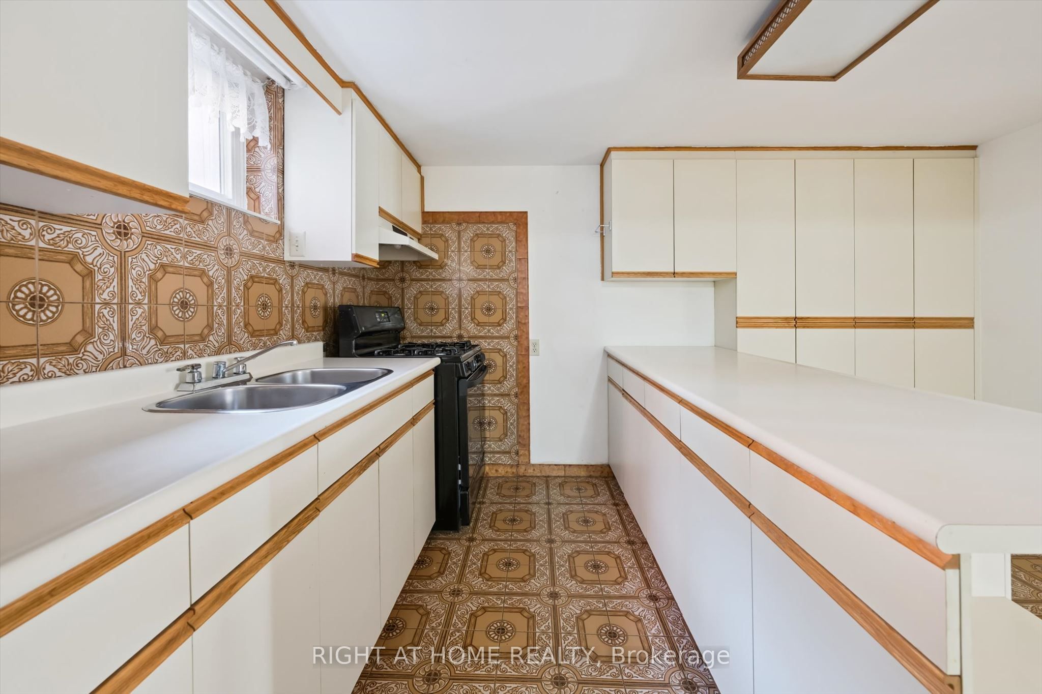 27 Jocada Road Property Photo 29