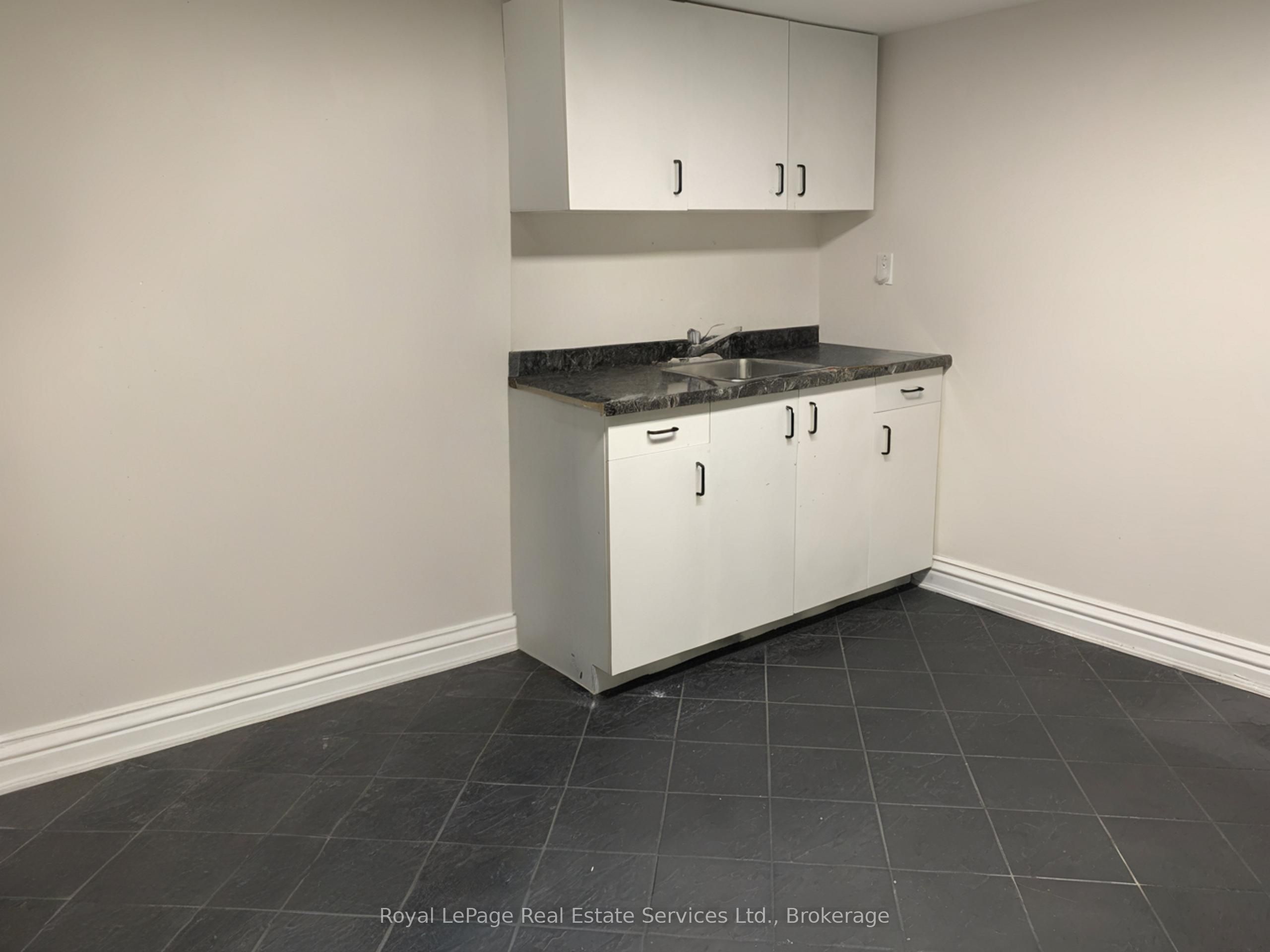 197 Broadway Street Lower Unit Property Photo 10