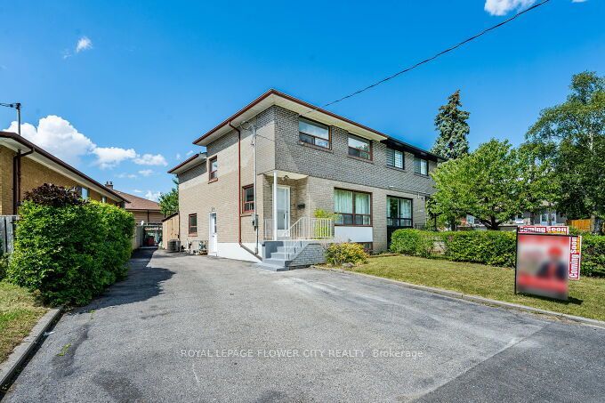 3 Clayhall Crescent Property Photo 1