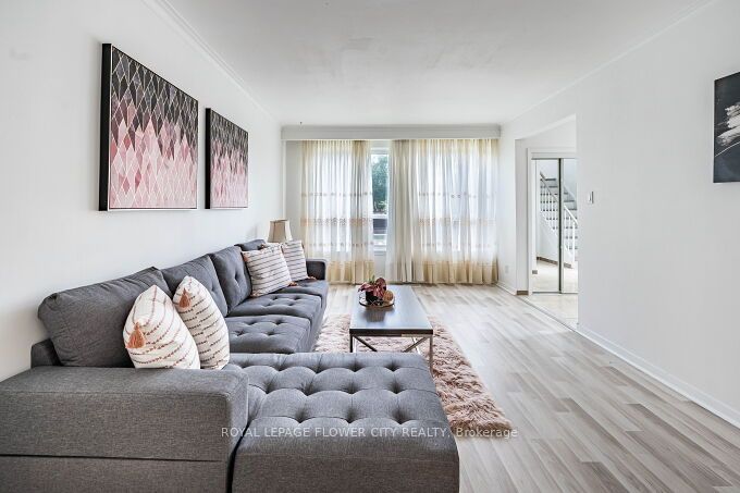 3 Clayhall Crescent Property Photo 10