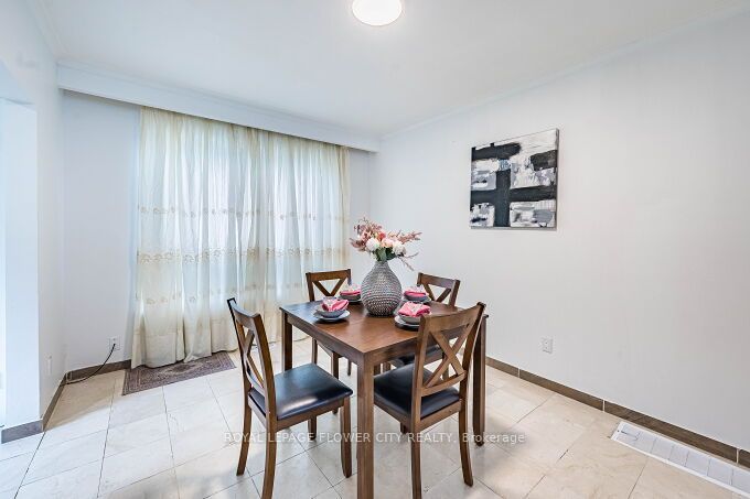 3 Clayhall Crescent Property Photo 11
