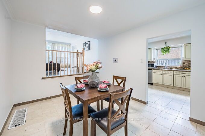 3 Clayhall Crescent Property Photo 13