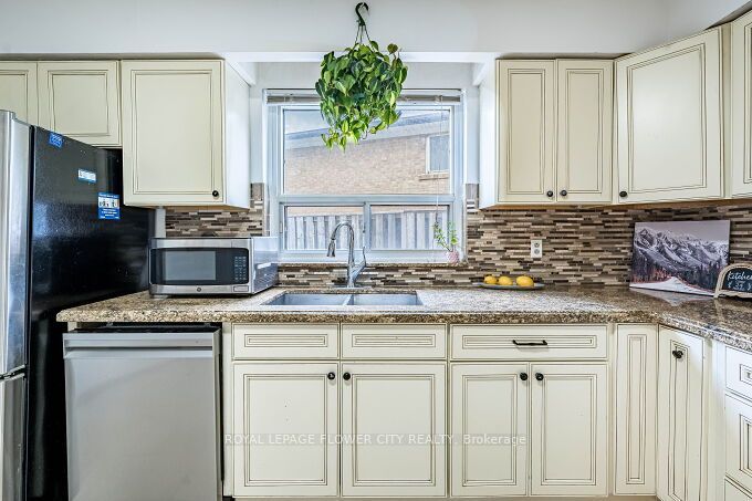 3 Clayhall Crescent Property Photo 16