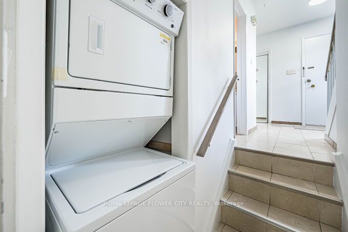 3 Clayhall Crescent Property Photo 17