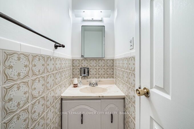 3 Clayhall Crescent Property Photo 18