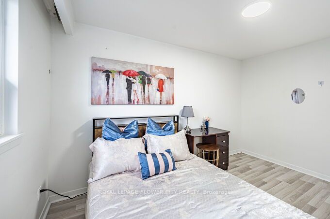 3 Clayhall Crescent Property Photo 24