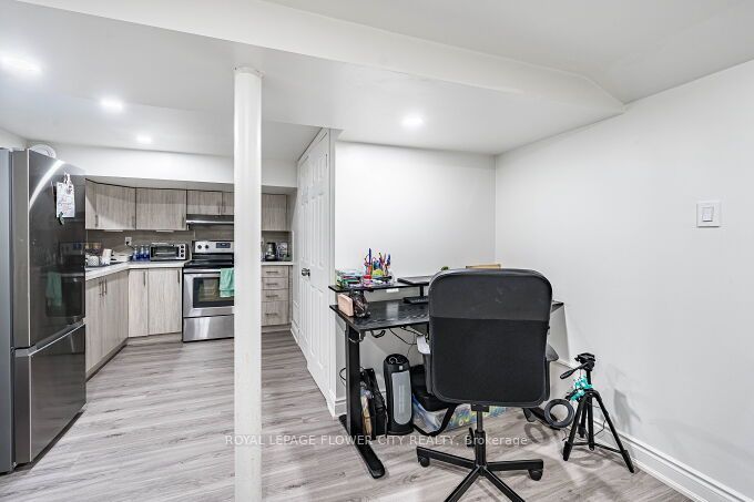 3 Clayhall Crescent Property Photo 39