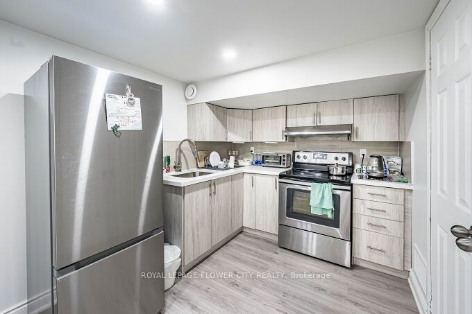 3 Clayhall Crescent Property Photo 40