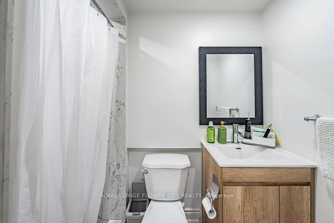 3 Clayhall Crescent Property Photo 44