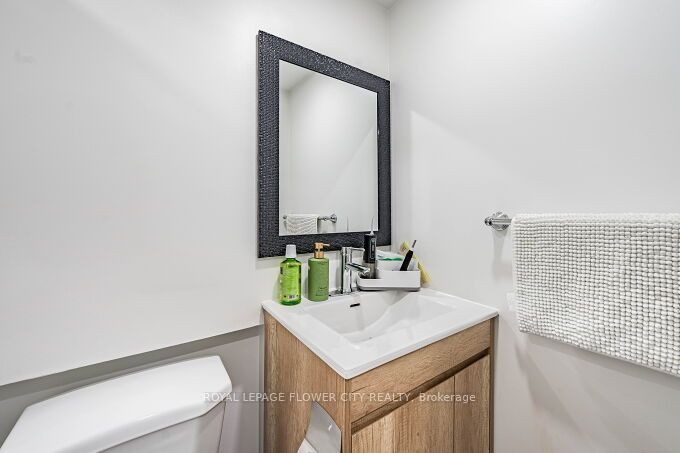 3 Clayhall Crescent Property Photo 45