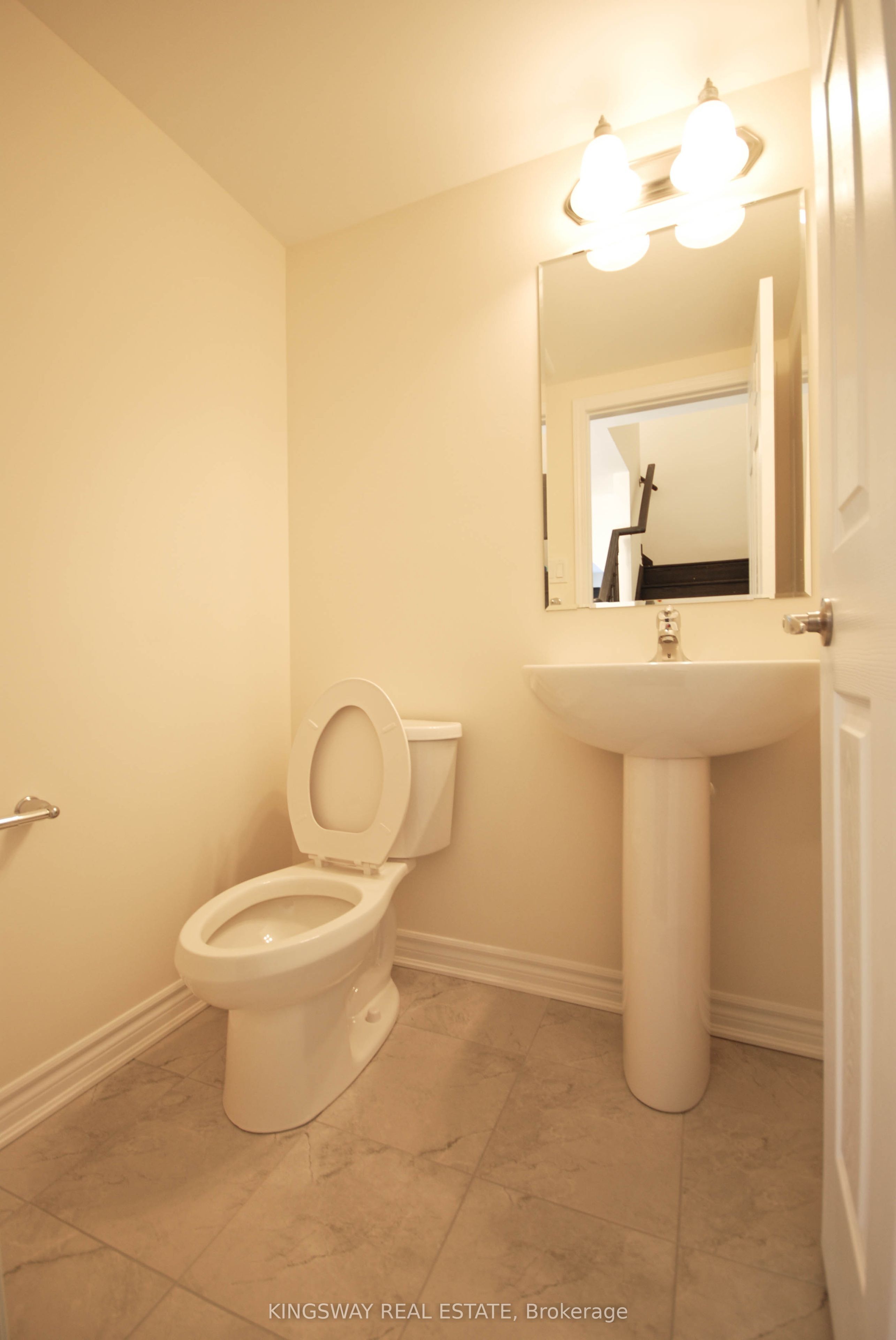 1670 Clitherow Street Property Photo 5