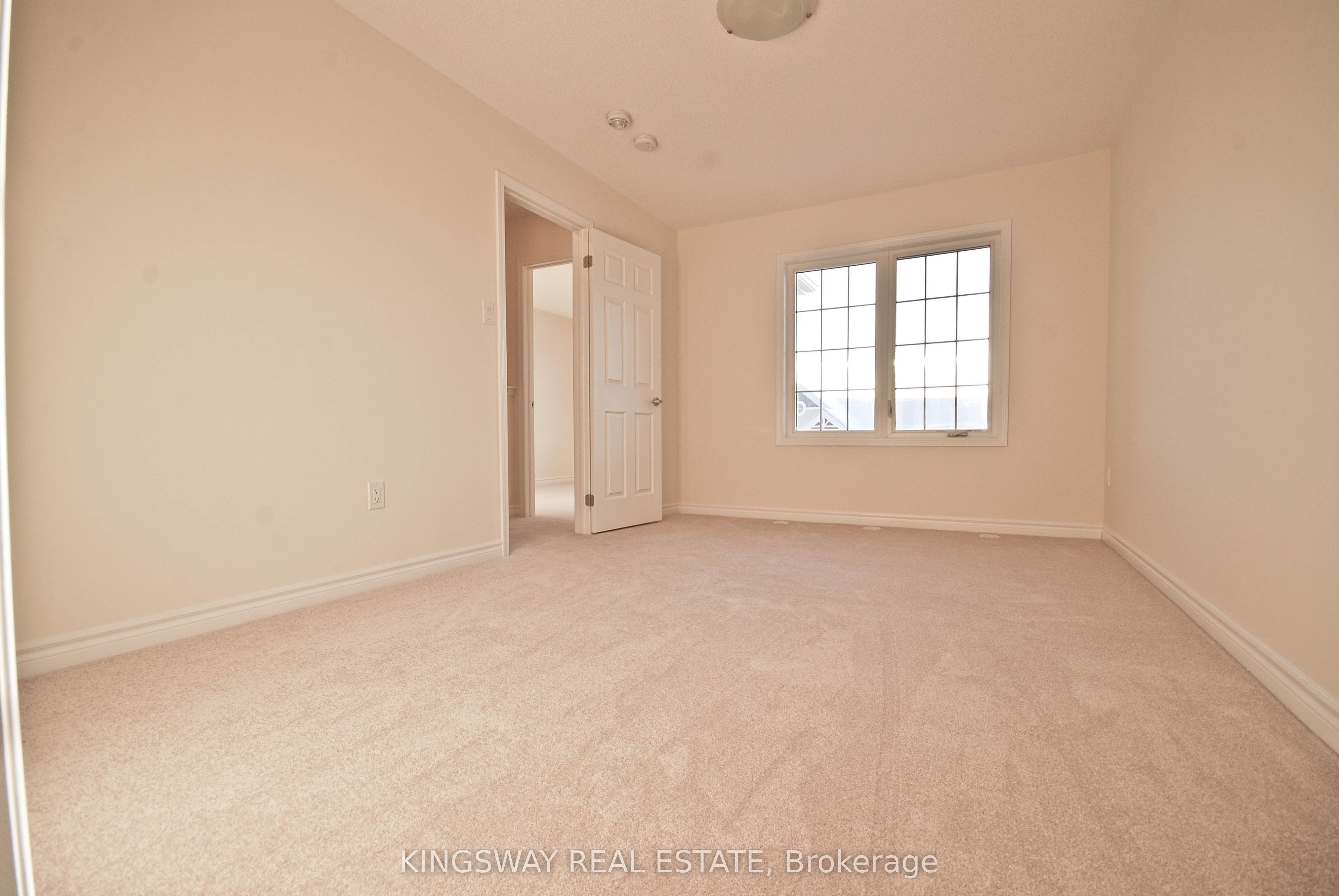 1670 Clitherow Street Property Photo 9