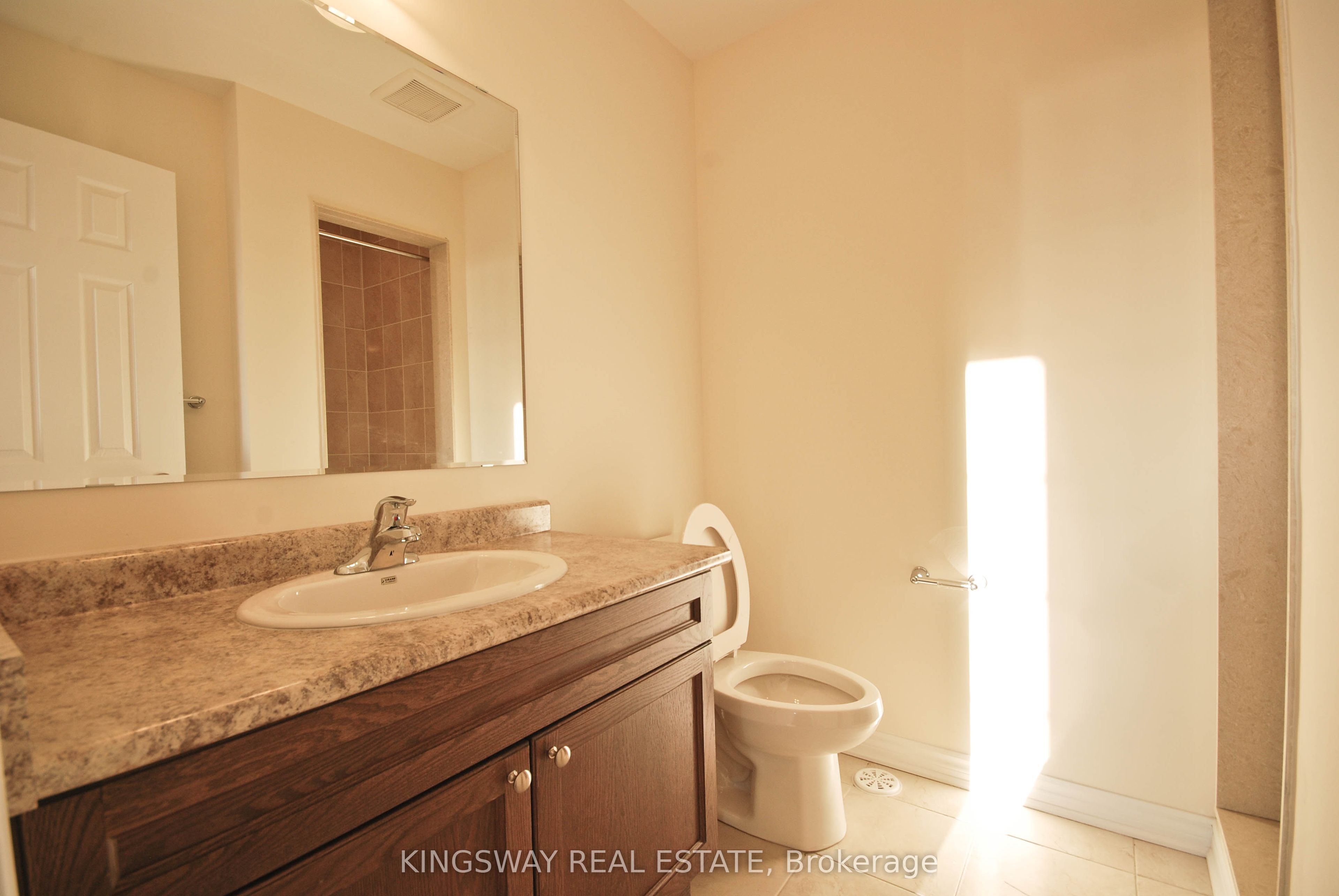 1670 Clitherow Street Property Photo 10