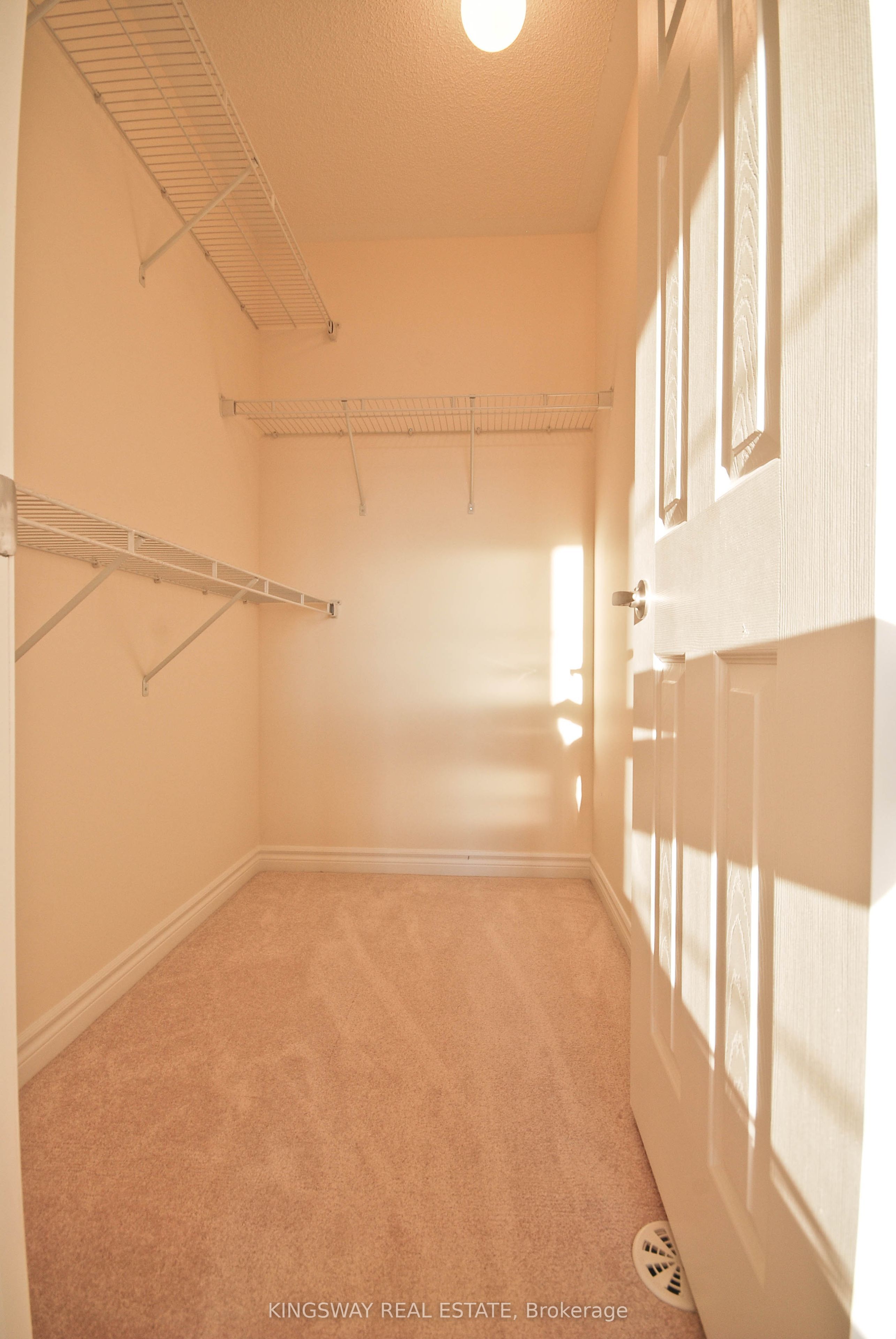 1670 Clitherow Street Property Photo 11