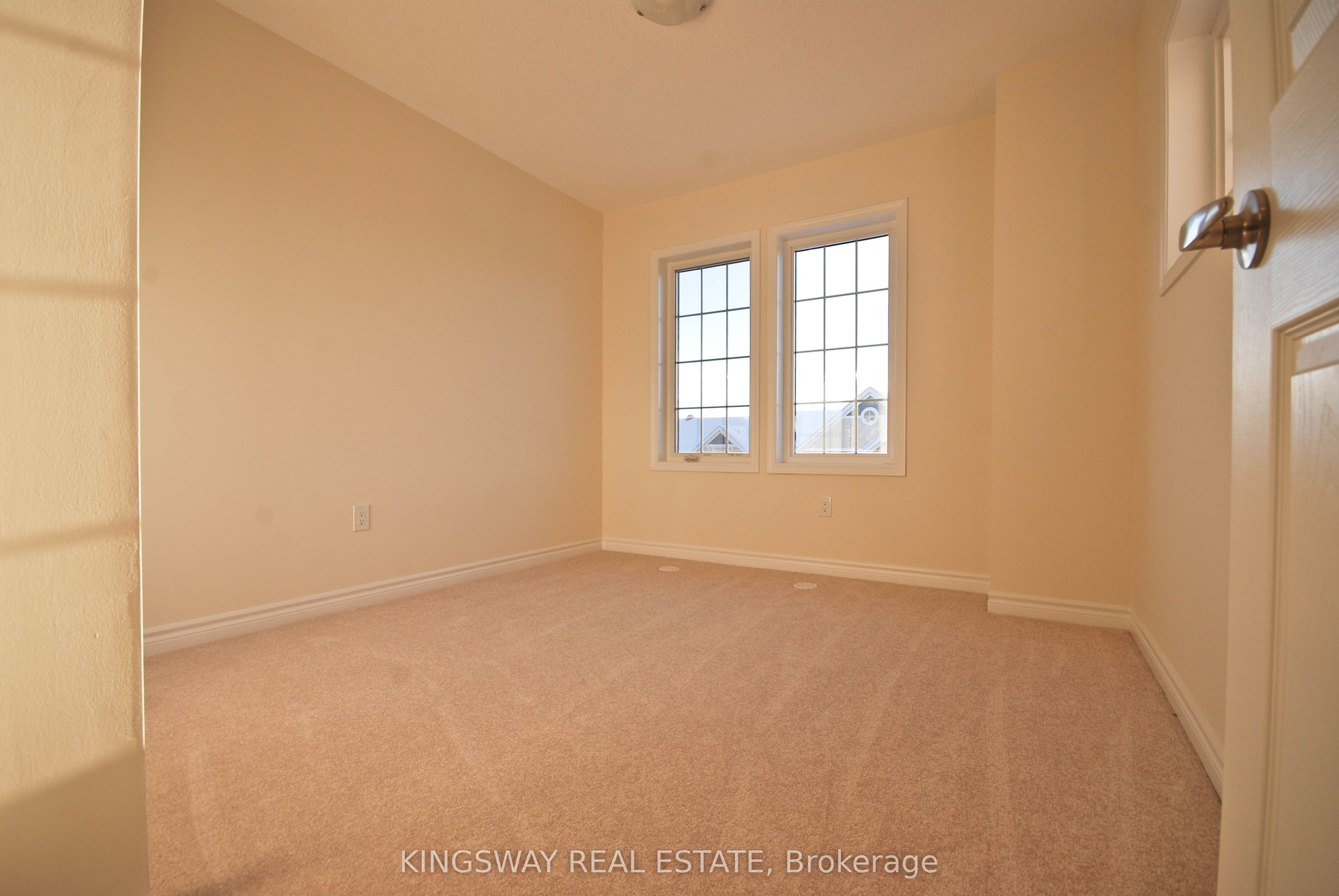 1670 Clitherow Street Property Photo 12