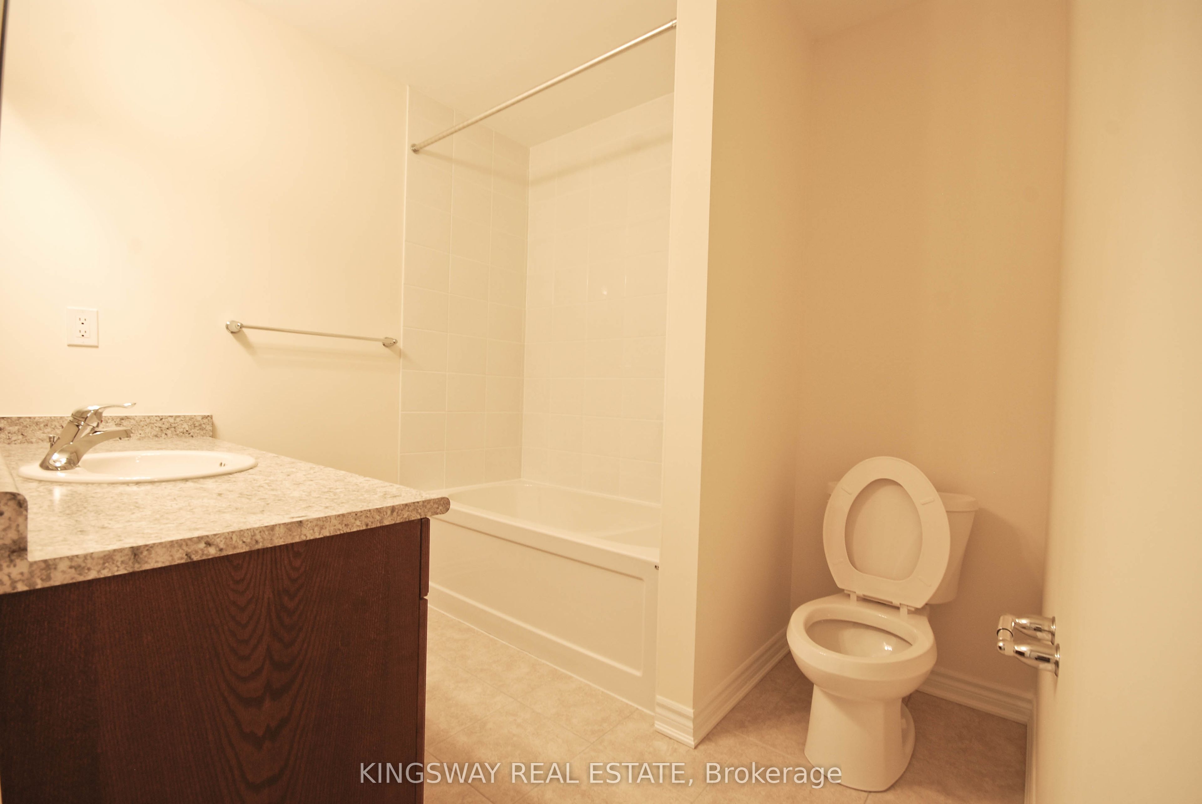 1670 Clitherow Street Property Photo 13