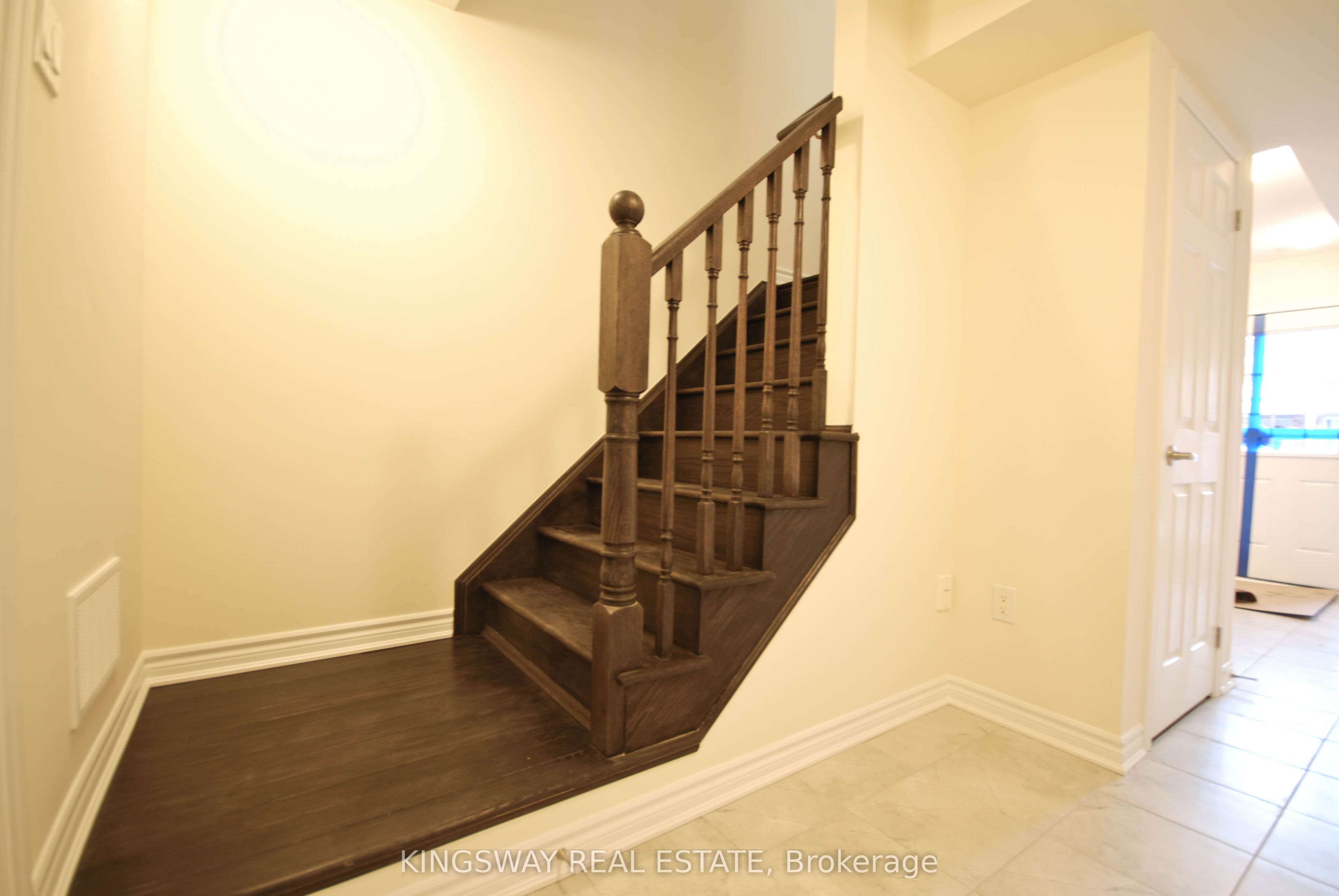 1670 Clitherow Street Property Photo 15