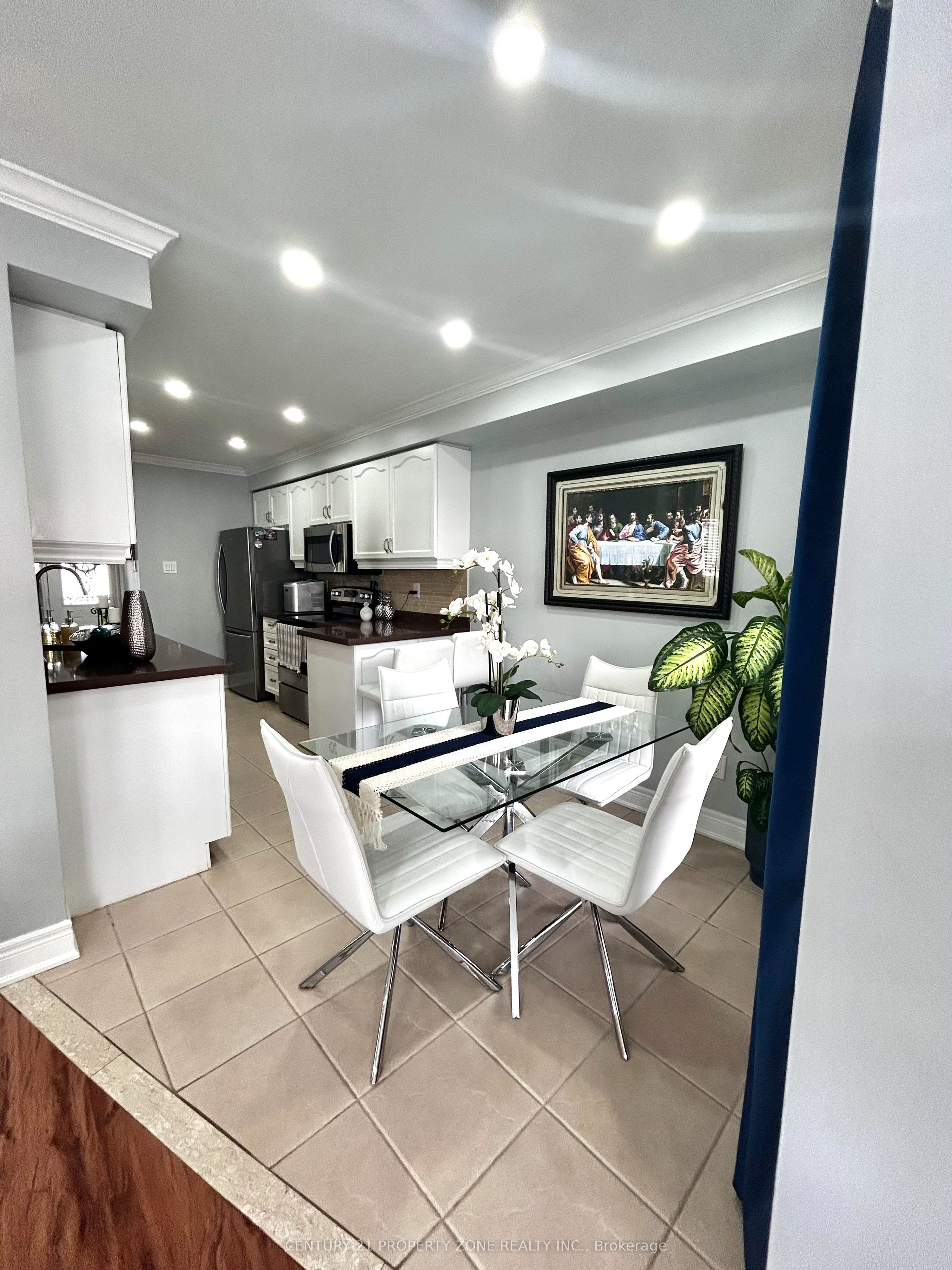 91 Monaco Court Property Photo 8