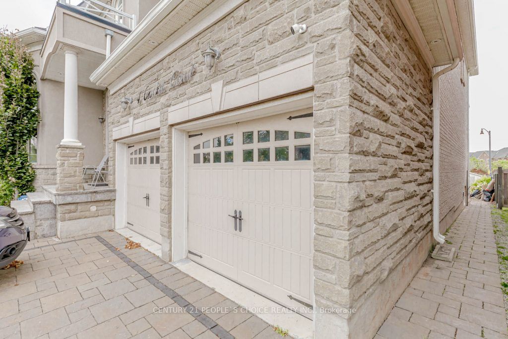 4 Cachet Court Lower Property Photo 4