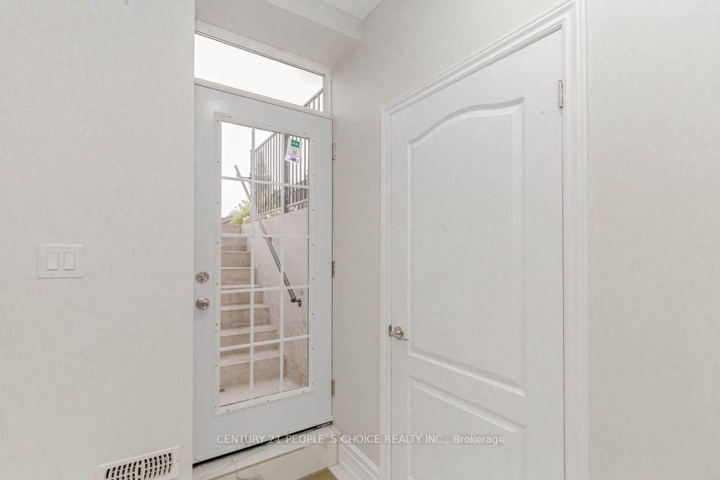 4 Cachet Court Lower Property Photo 8