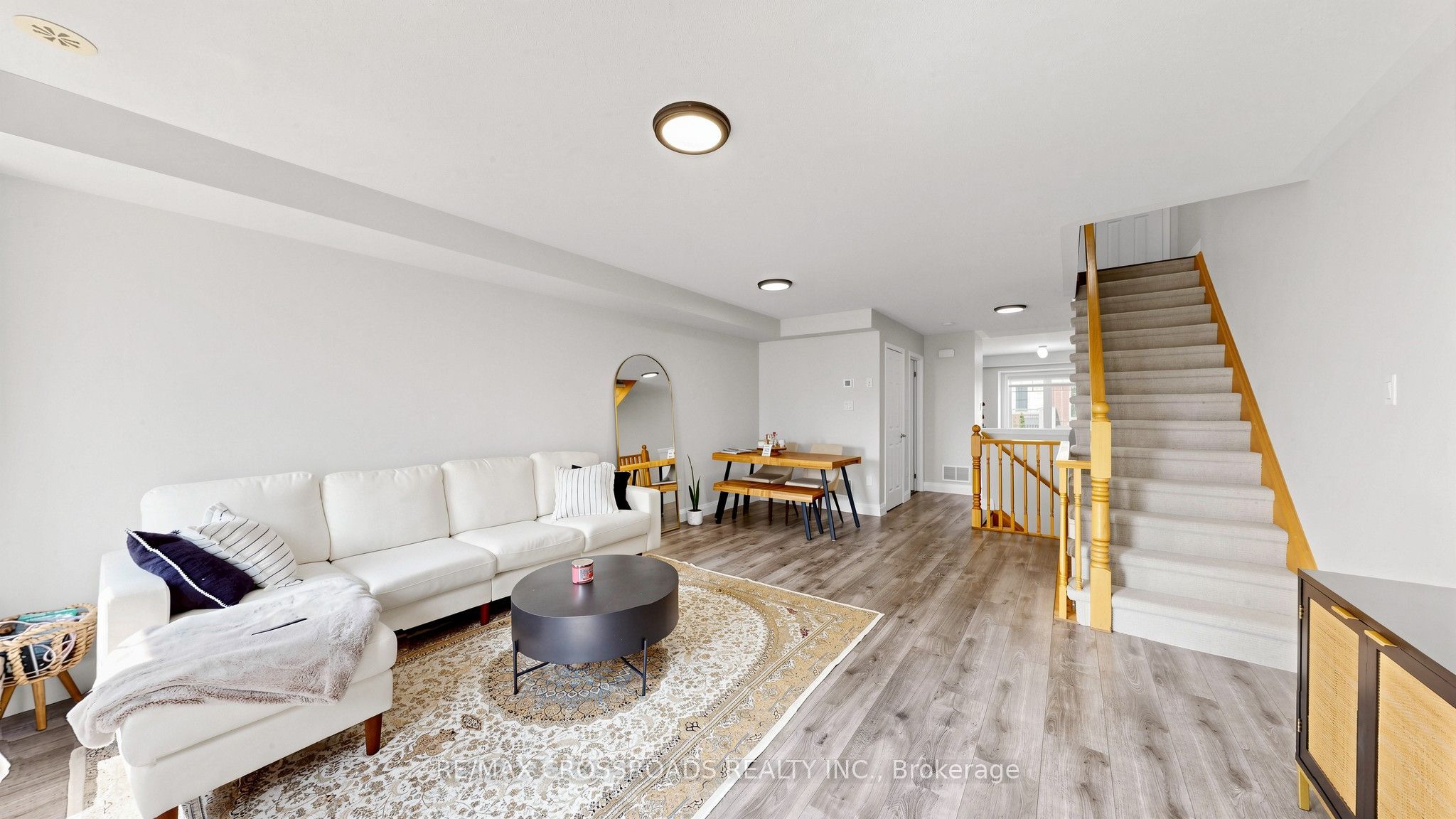6020 Derry Road 68 Property Photo 6