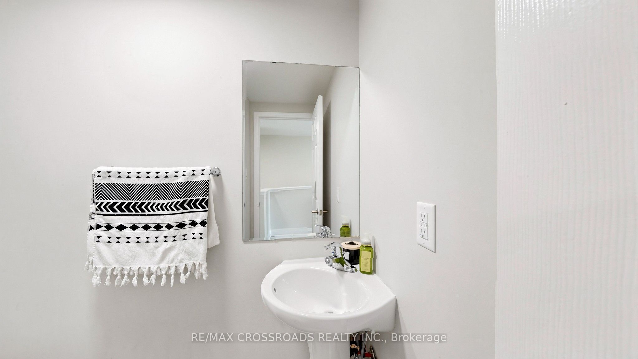 6020 Derry Road 68 Property Photo 16
