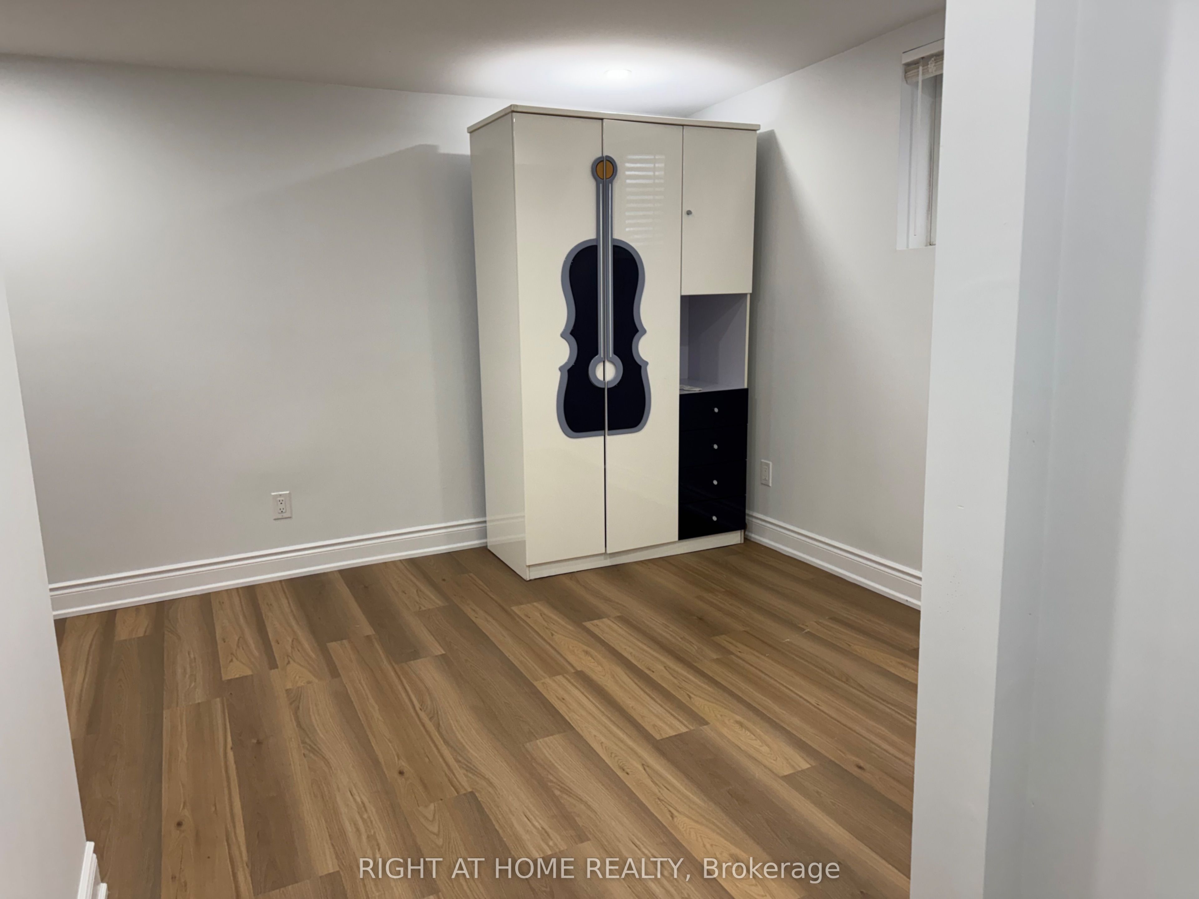 372 Winfield Terrace Basement Property Photo 6
