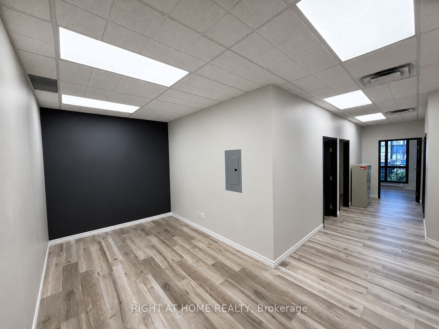 334 Lakeshore Road E 201 Property Photo 1