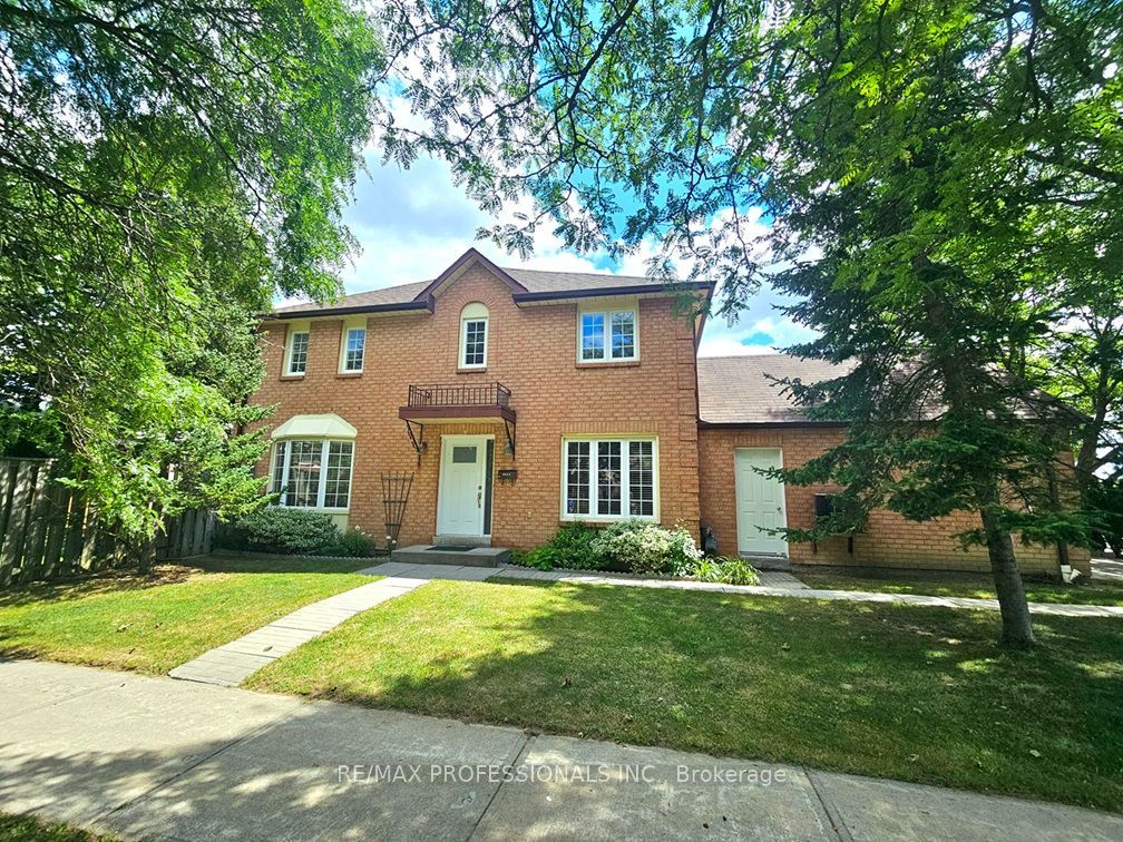 500 Silverthorne Crescent 1 Property Photo 4
