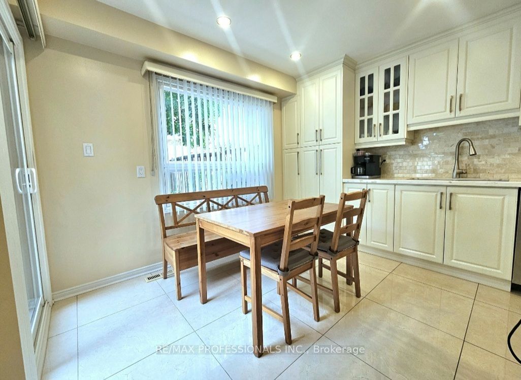 500 Silverthorne Crescent 1 Property Photo 15